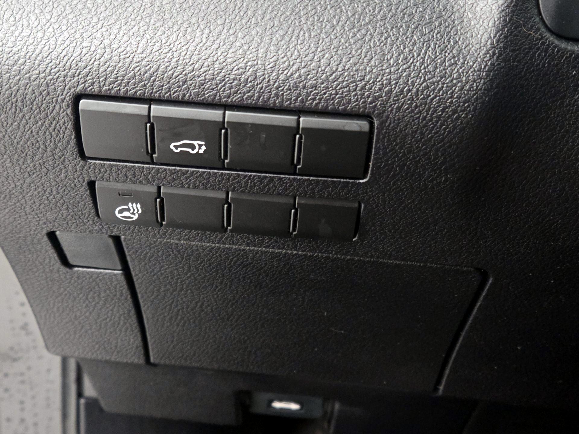 Thumbnail: 2016 Lexus RX - 13