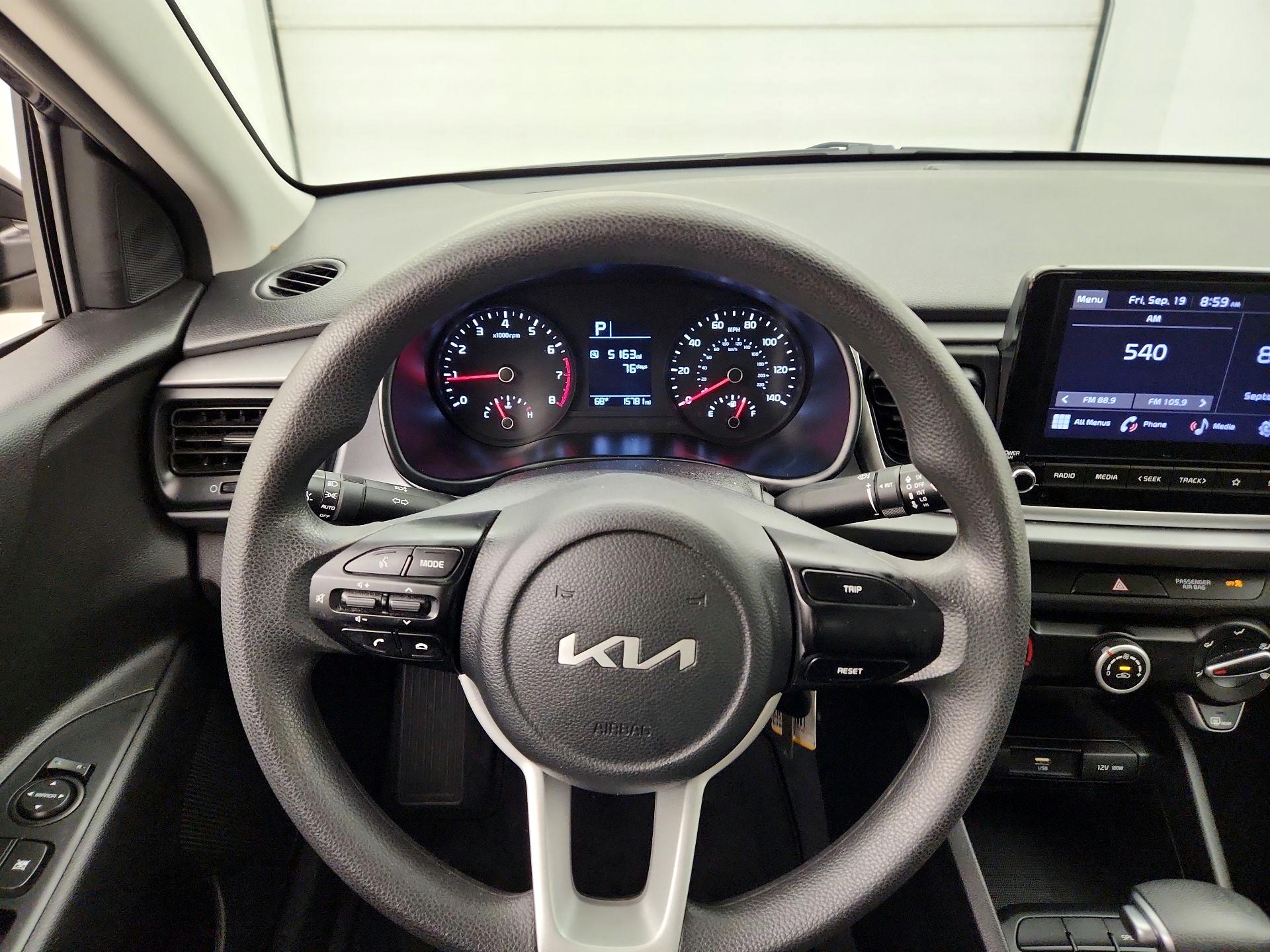 Thumbnail: 2022 Kia Rio - 10