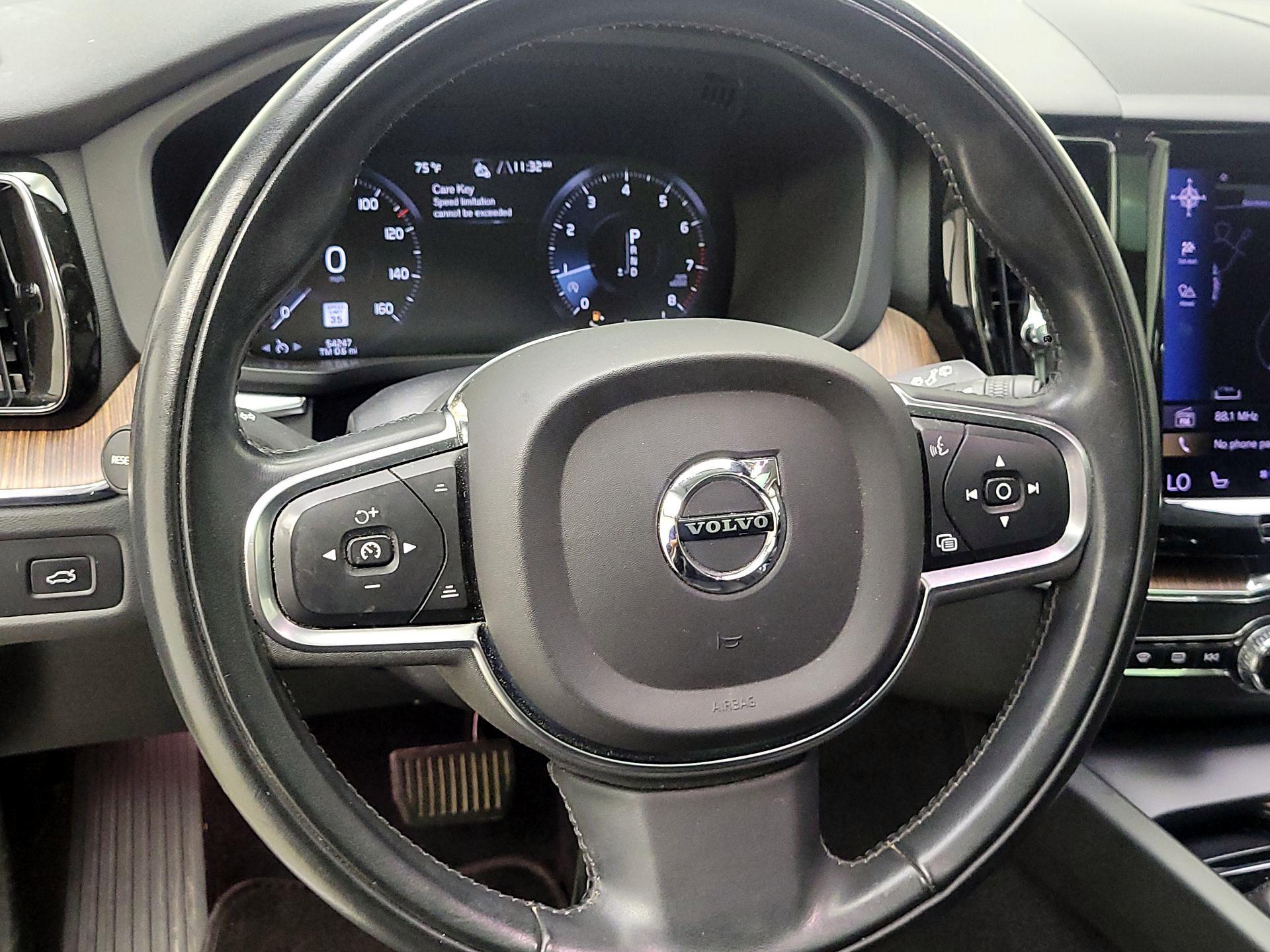 Thumbnail: 2021 Volvo XC60 - 10