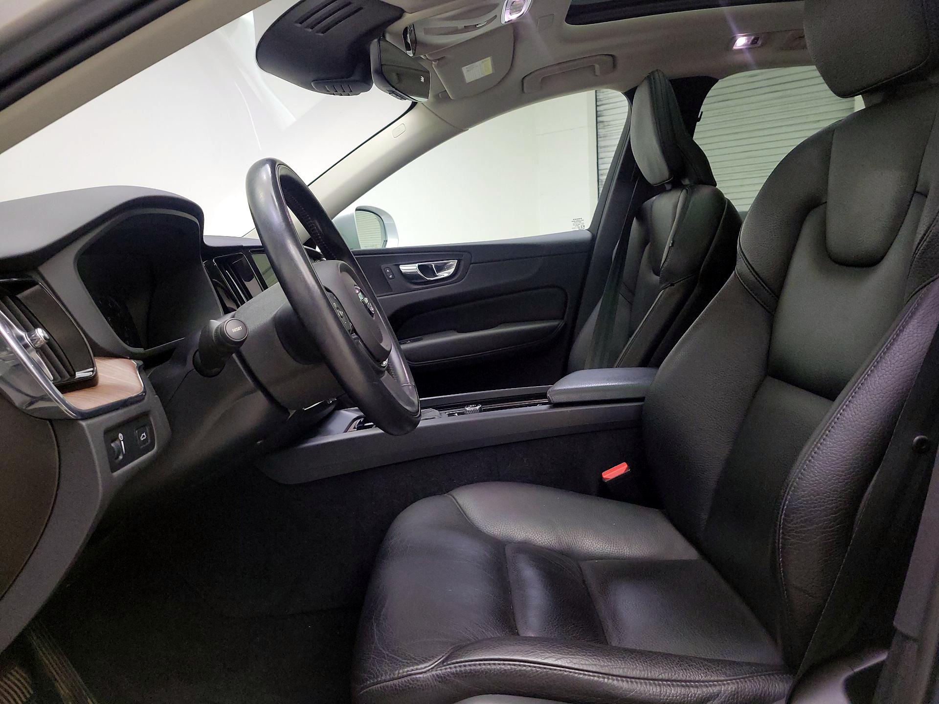 Thumbnail: 2021 Volvo XC60 - 11