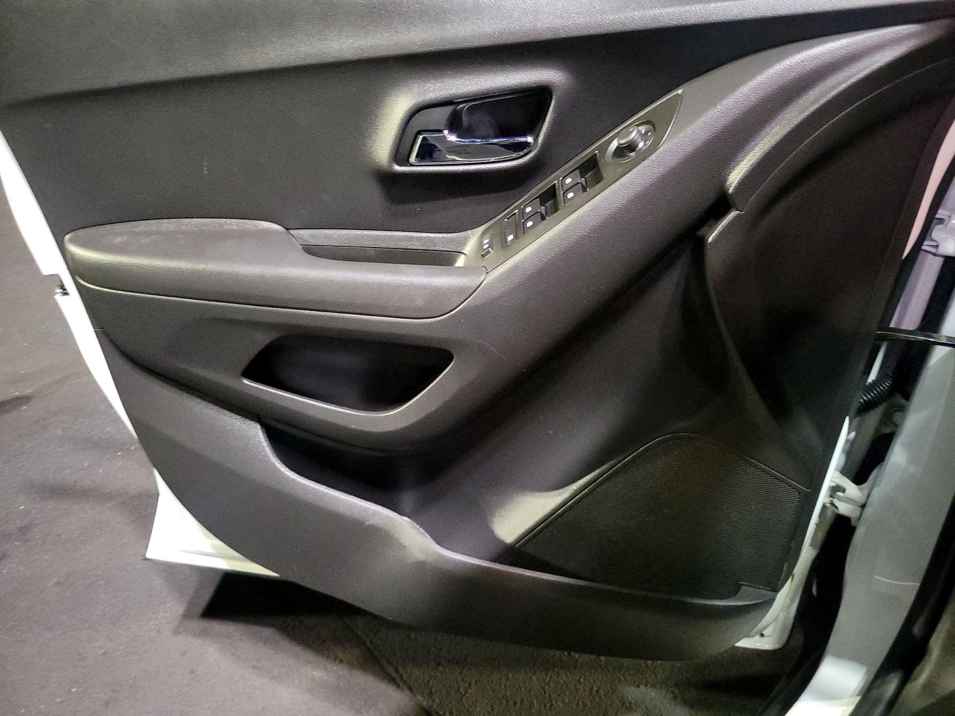 Thumbnail: 2021 Chevrolet Trax - 10