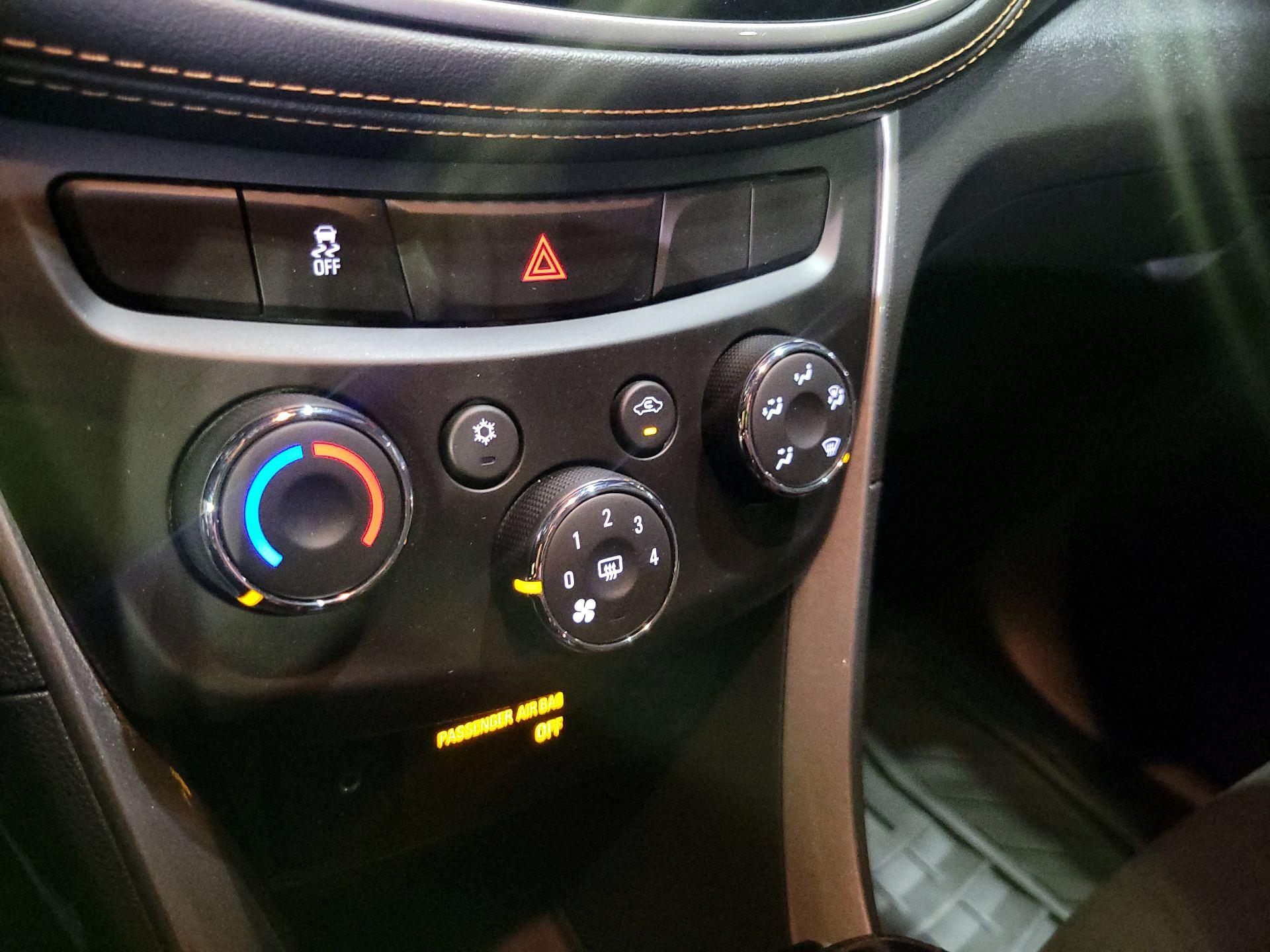 Thumbnail: 2021 Chevrolet Trax - 14