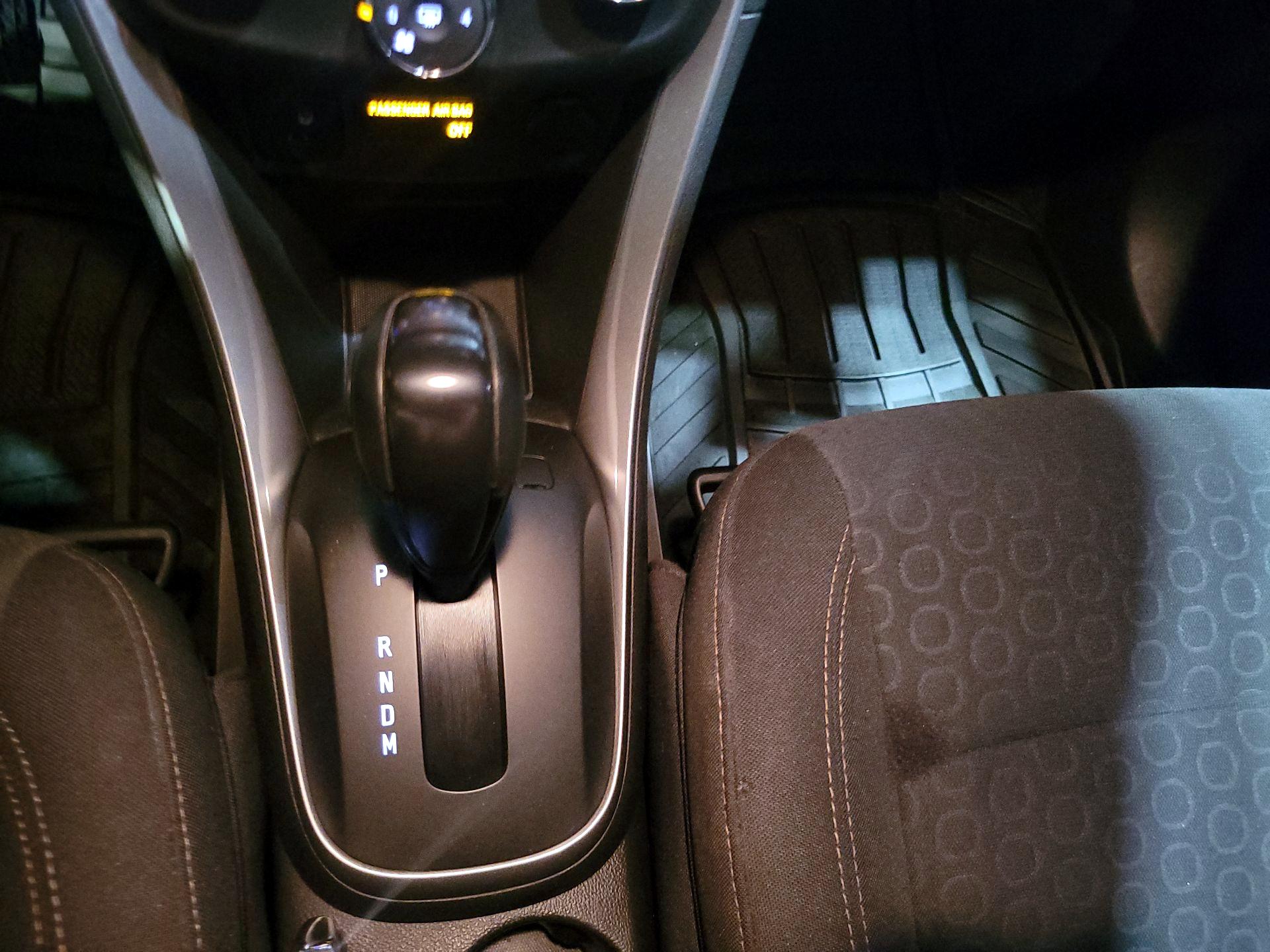 Thumbnail: 2021 Chevrolet Trax - 15