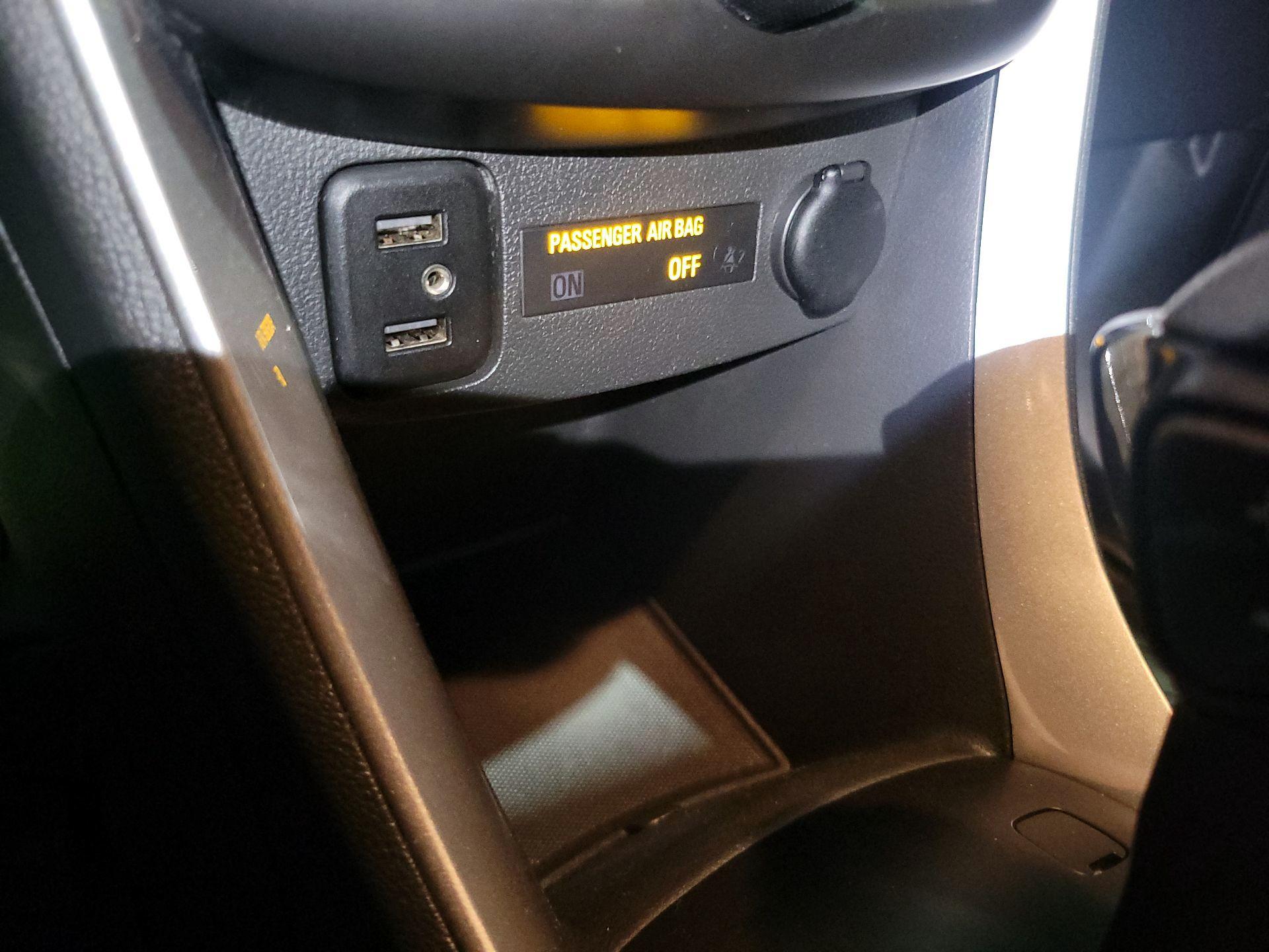 Thumbnail: 2021 Chevrolet Trax - 16