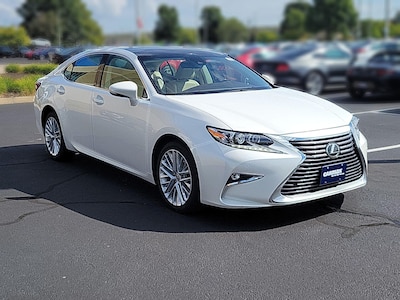 White 2017 Lexus ES 350