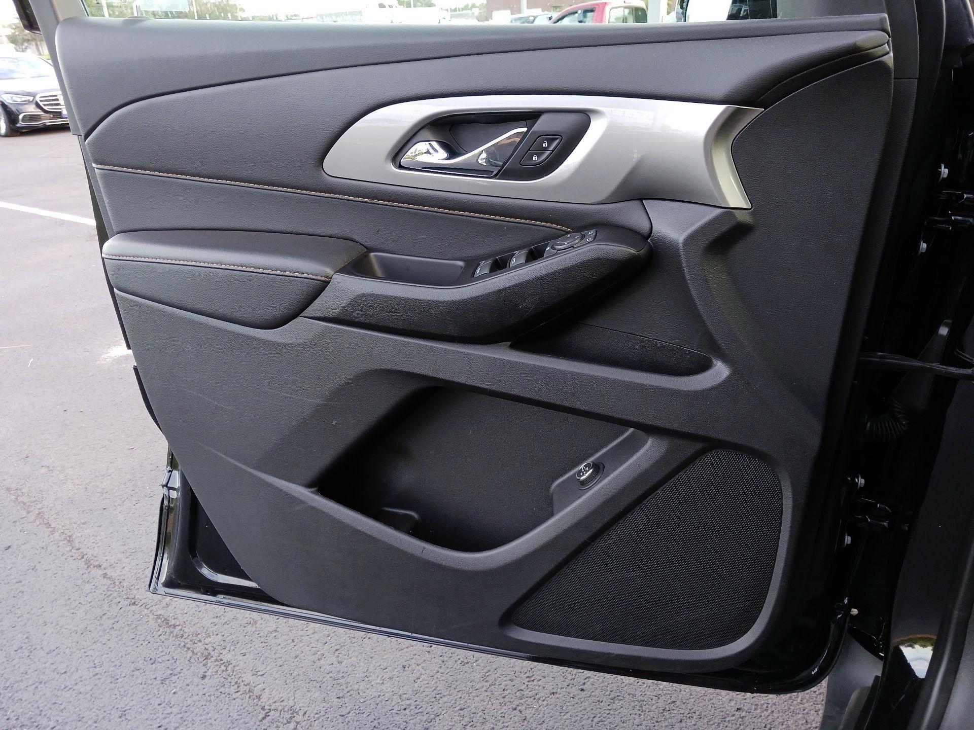 Thumbnail: 2019 Chevrolet Traverse - 10