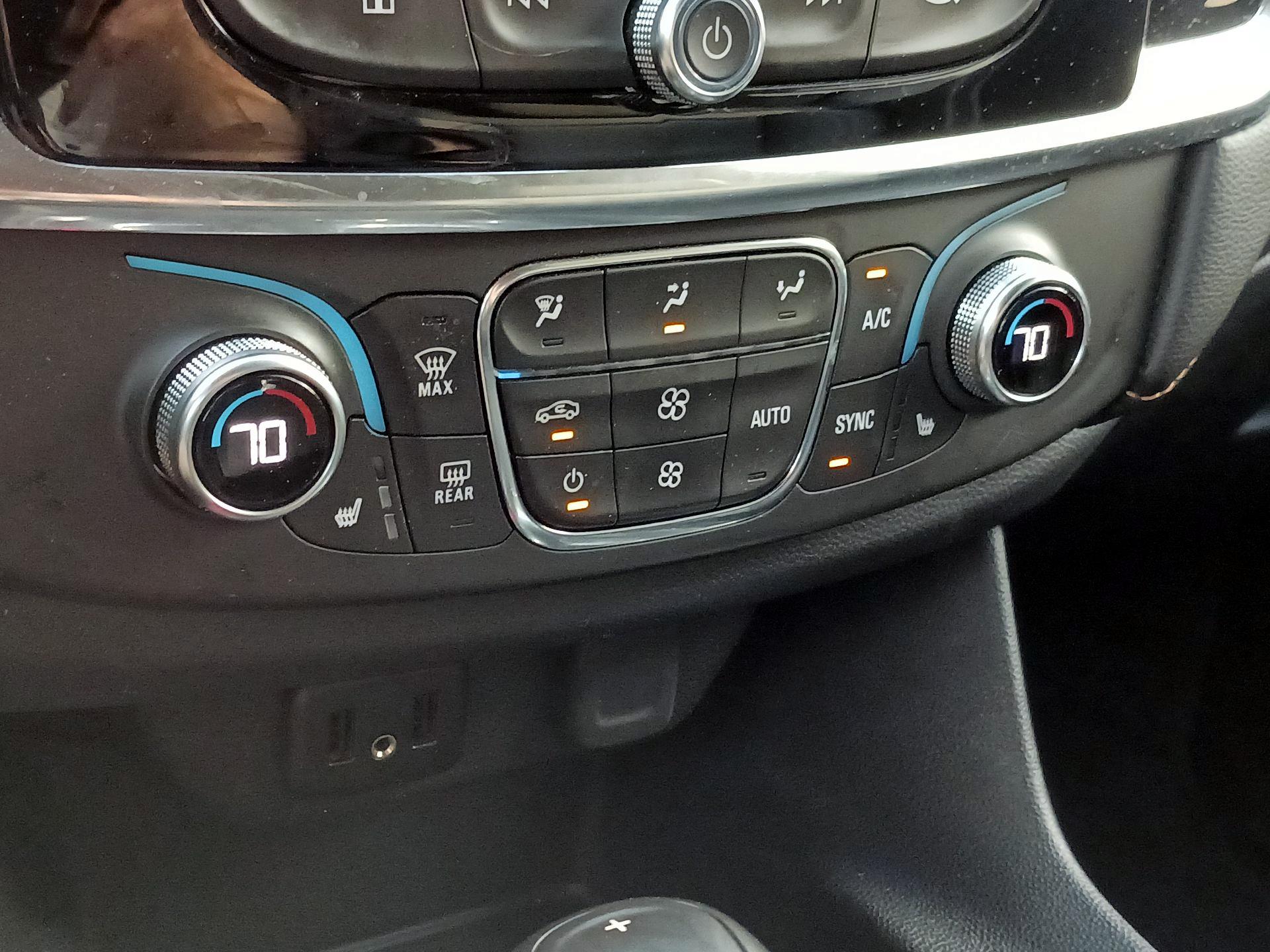 Thumbnail: 2019 Chevrolet Traverse - 14
