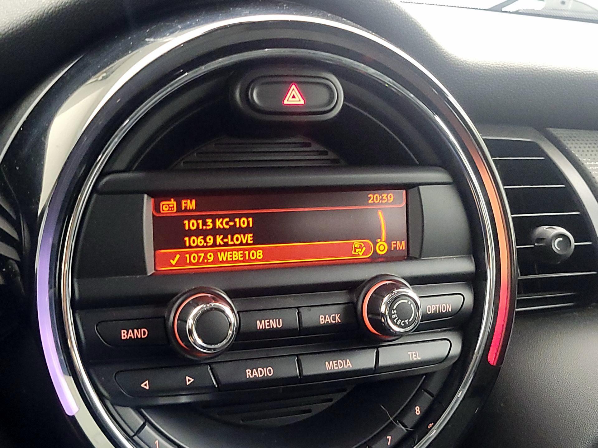 Thumbnail: 2015 MINI Cooper Hardtop - 14