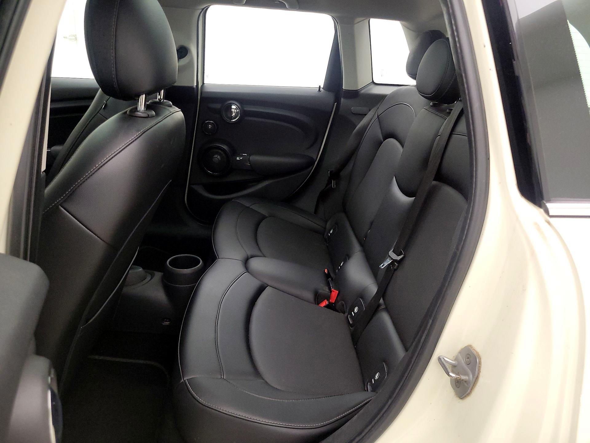 Thumbnail: 2015 MINI Cooper Hardtop - 19