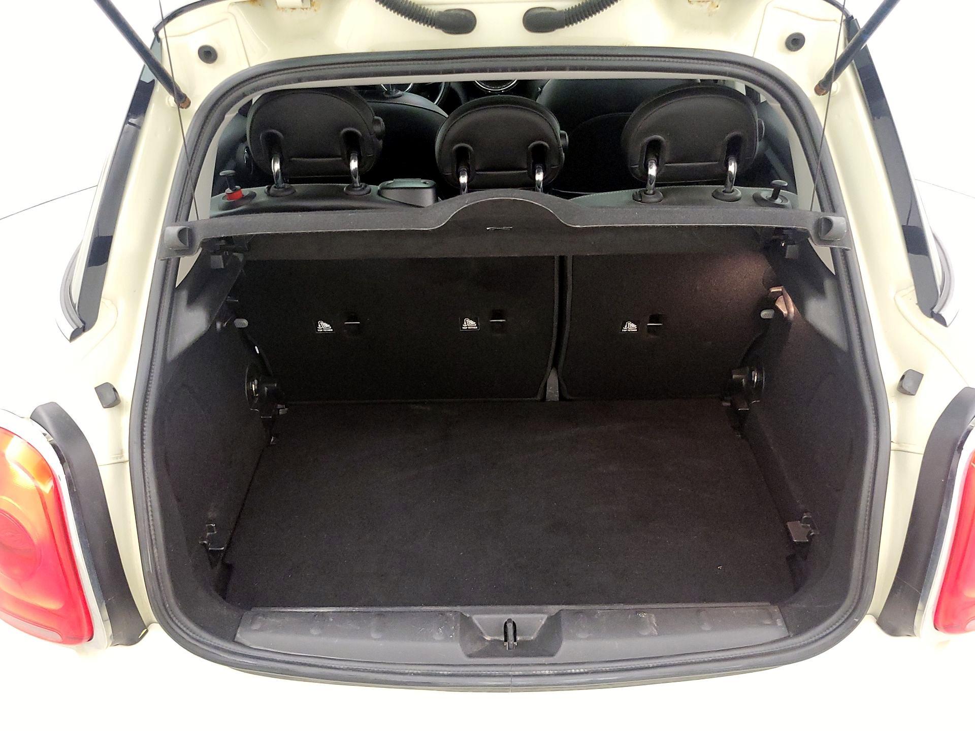 Thumbnail: 2015 MINI Cooper Hardtop - 20