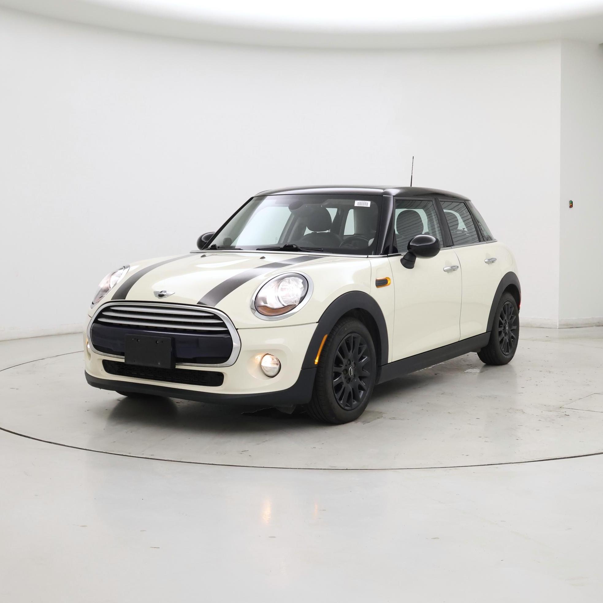 Thumbnail: 2015 MINI Cooper Hardtop - 4