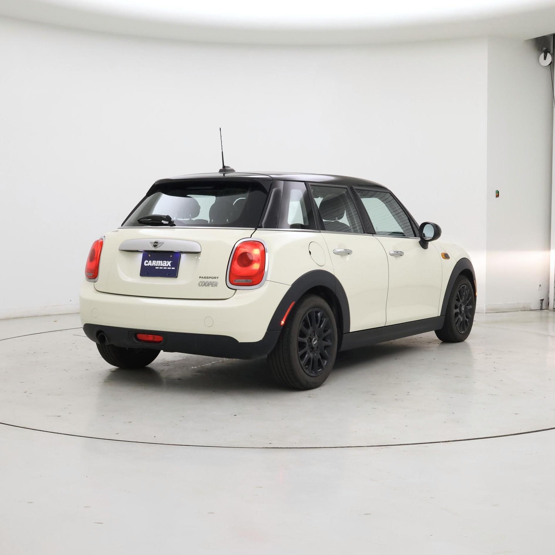 Thumbnail: 2015 MINI Cooper Hardtop - 8