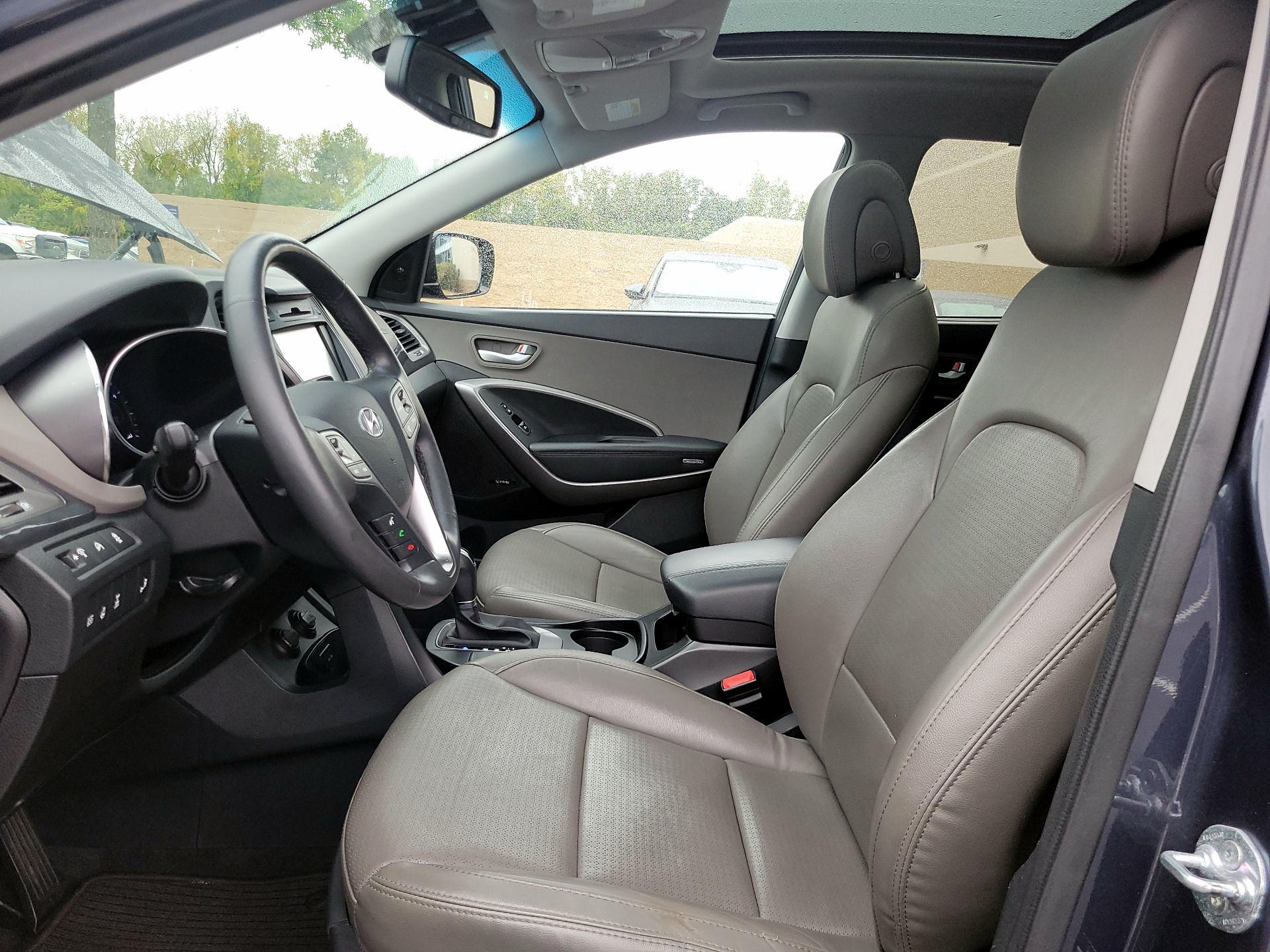 Thumbnail: 2016 Hyundai Santa Fe - 9