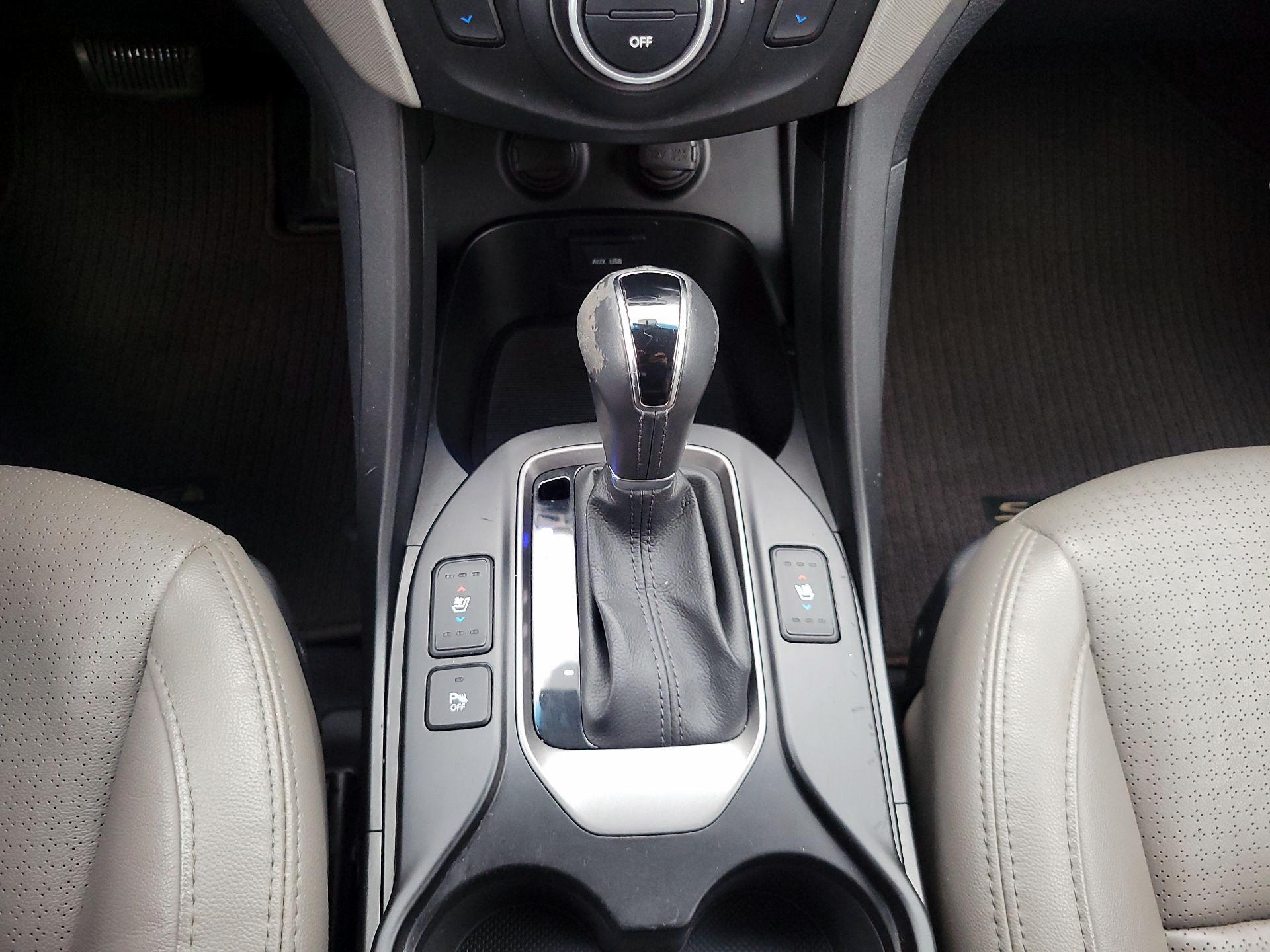 Thumbnail: 2016 Hyundai Santa Fe - 16
