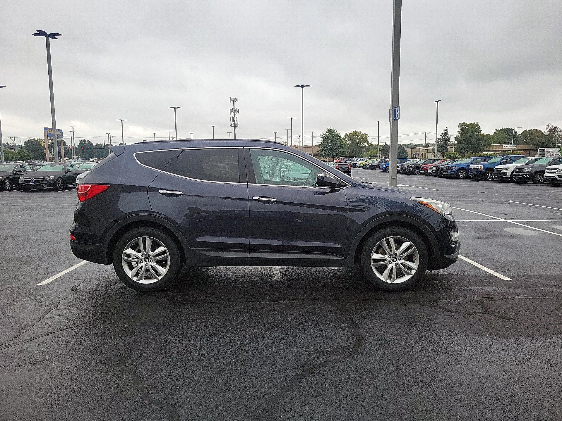 Thumbnail: 2016 Hyundai Santa Fe - 4