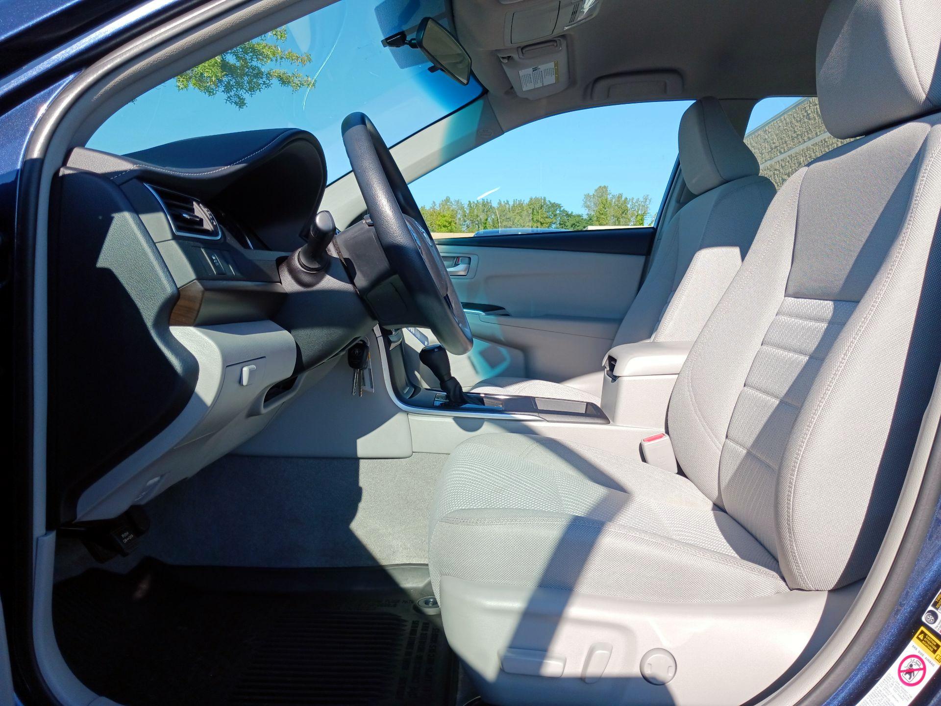 Thumbnail: 2017 Toyota Camry - 9