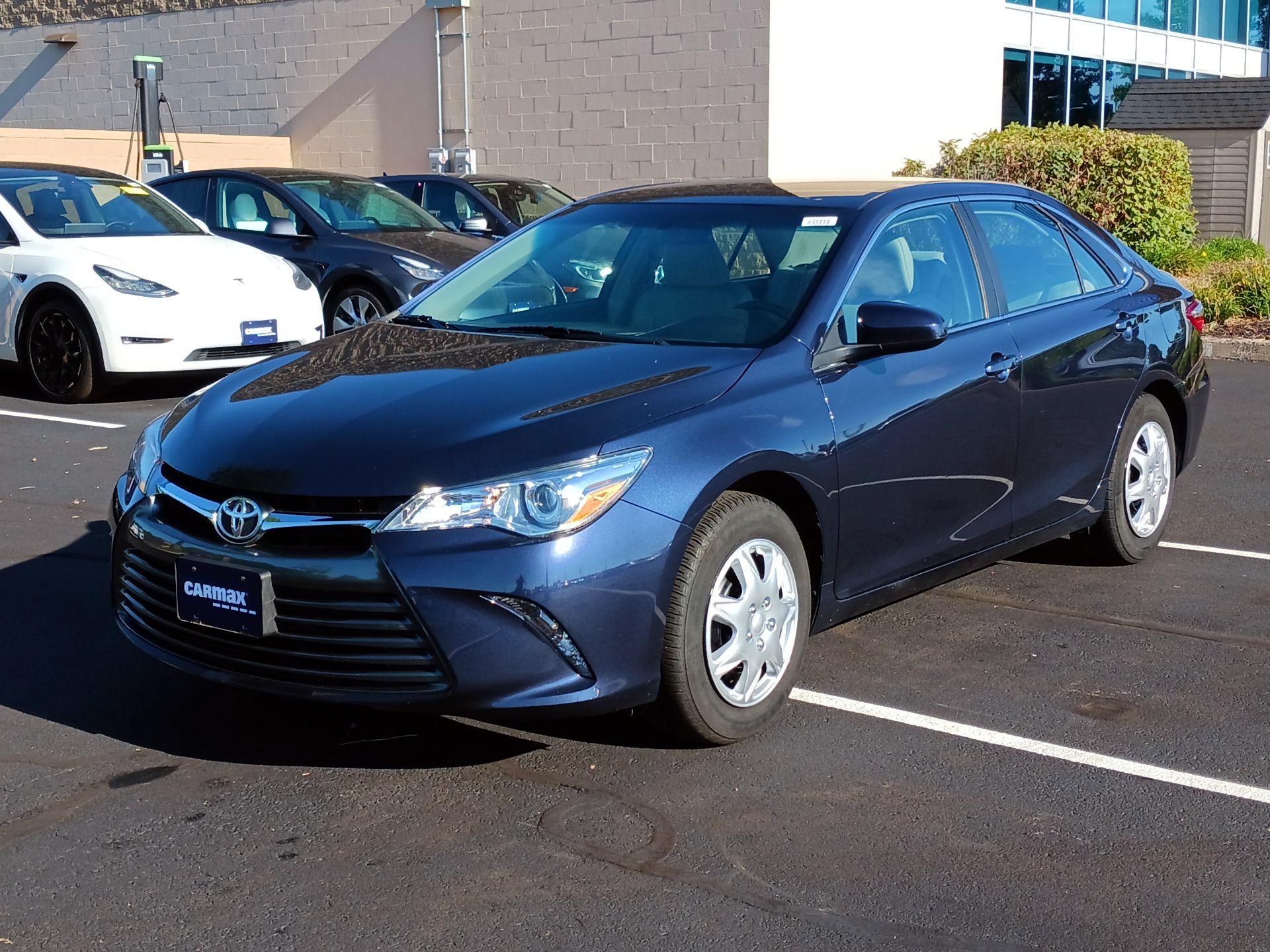 Thumbnail: 2017 Toyota Camry - 3