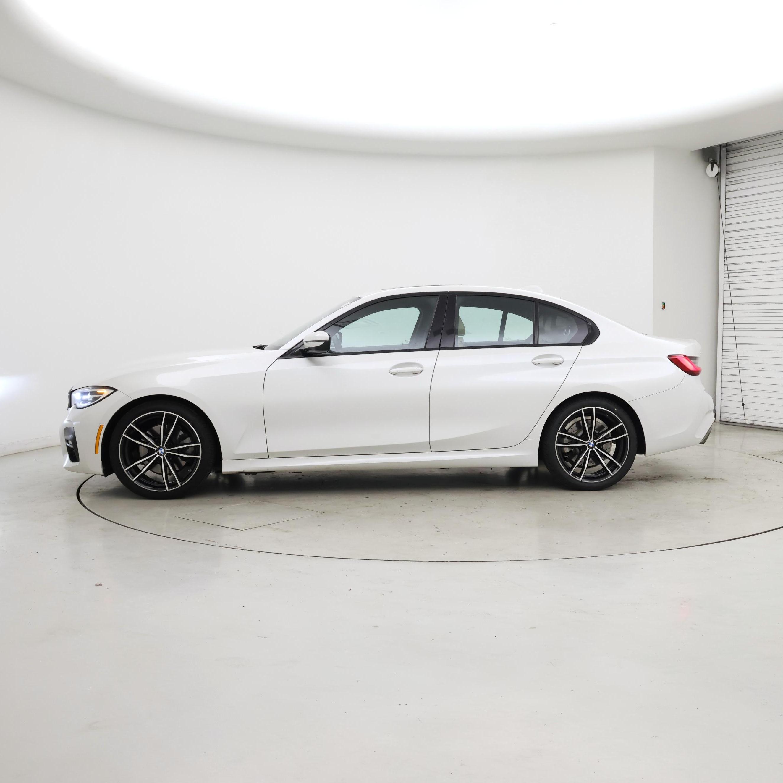 Thumbnail: 2020 BMW 3 Series - 3
