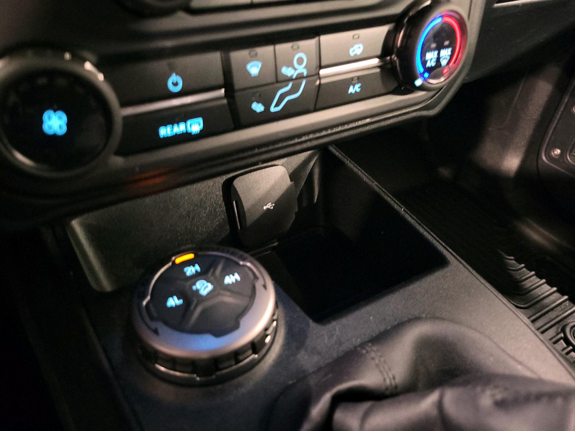 Thumbnail: 2022 Ford Bronco - 18