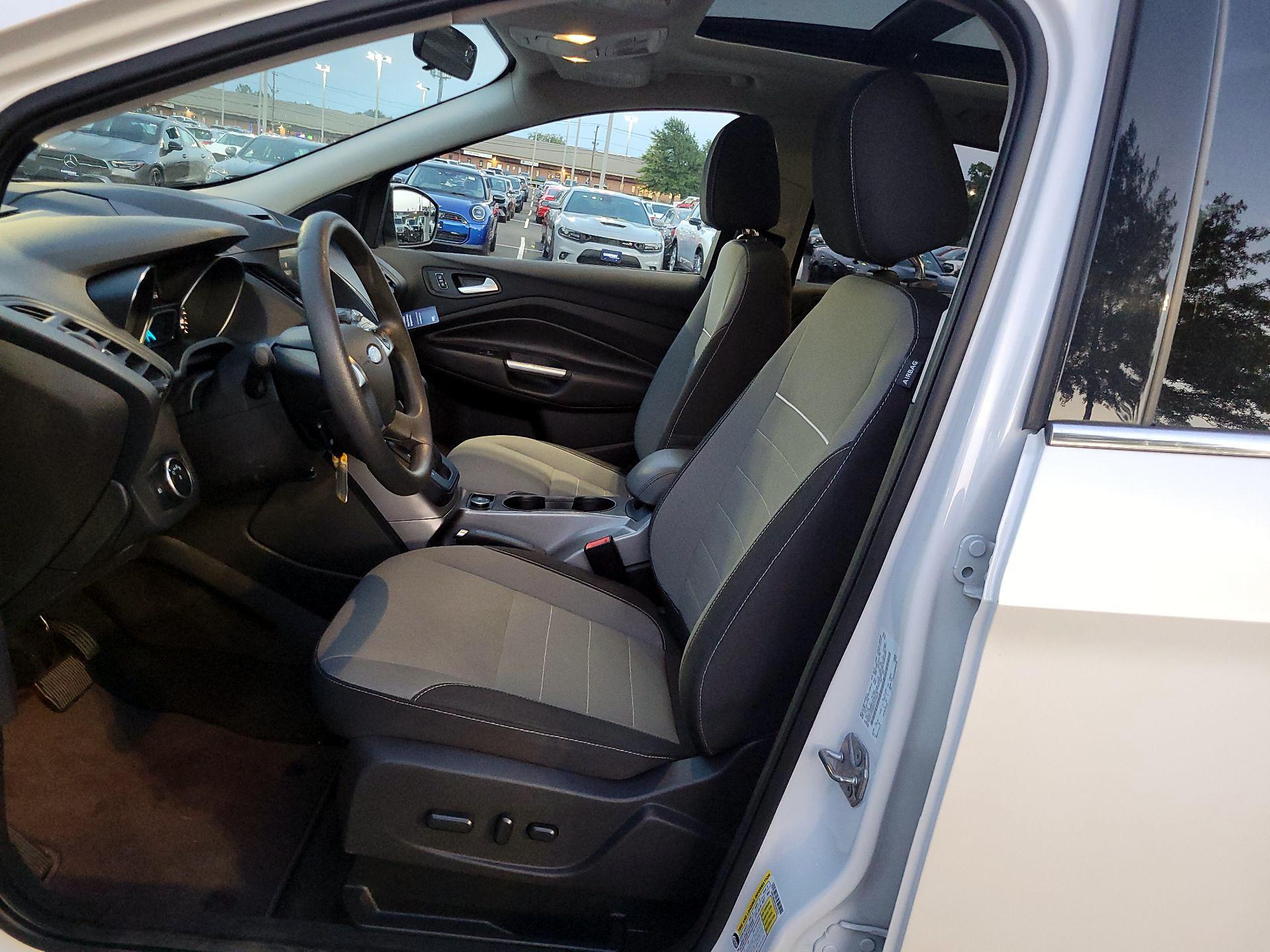 Thumbnail: 2015 Ford Escape - 9
