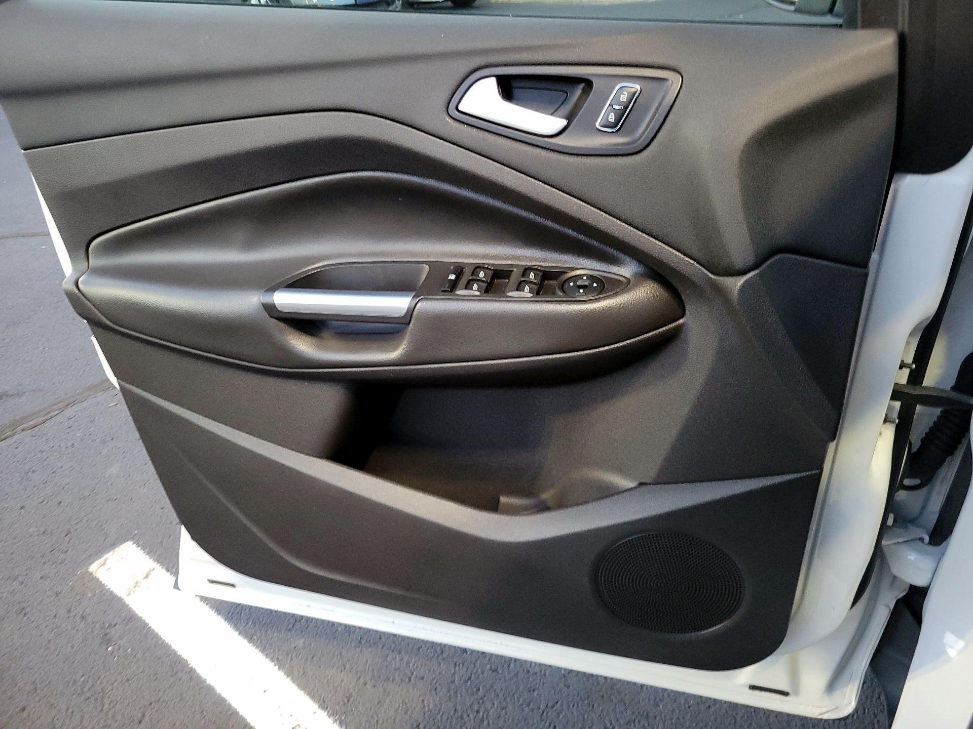 Thumbnail: 2015 Ford Escape - 10