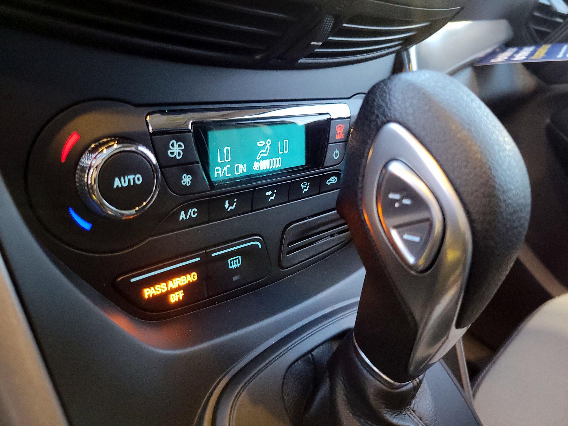 Thumbnail: 2015 Ford Escape - 14