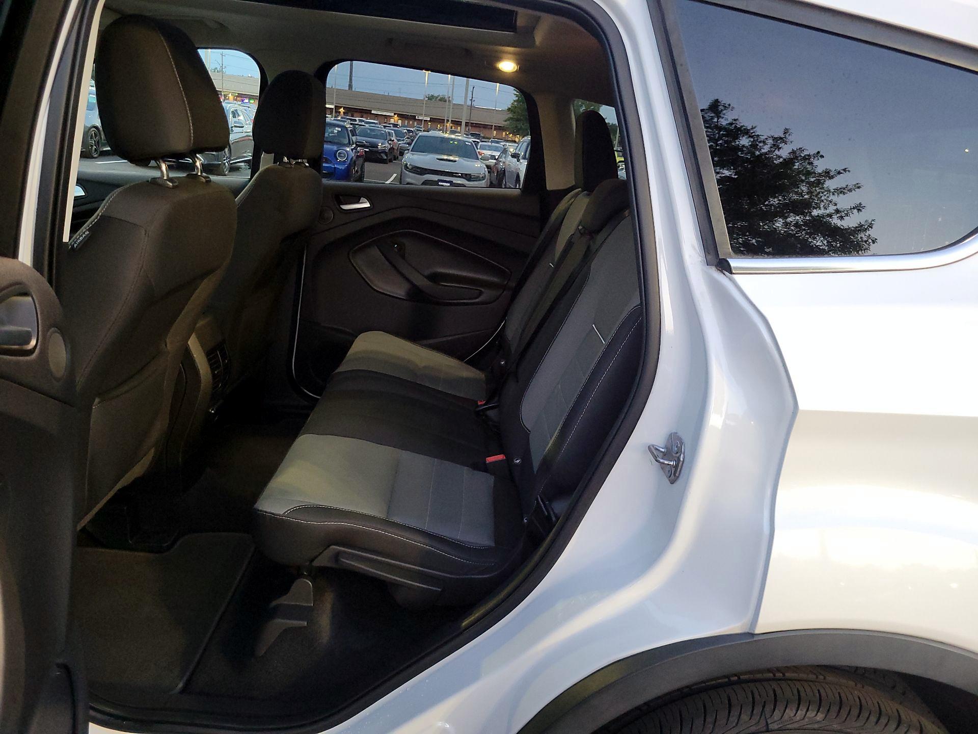 Thumbnail: 2015 Ford Escape - 18