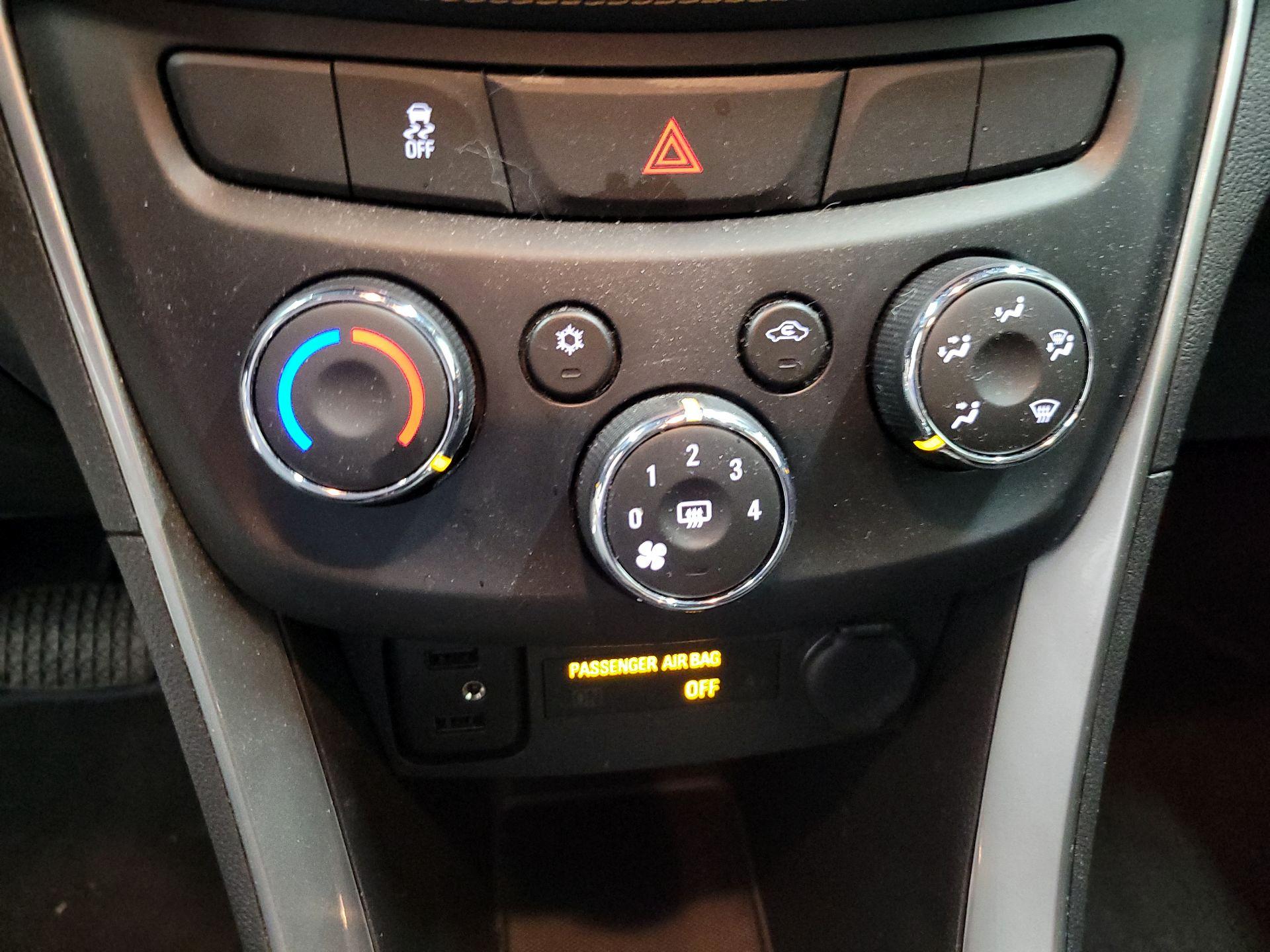 Thumbnail: 2020 Chevrolet Trax - 16