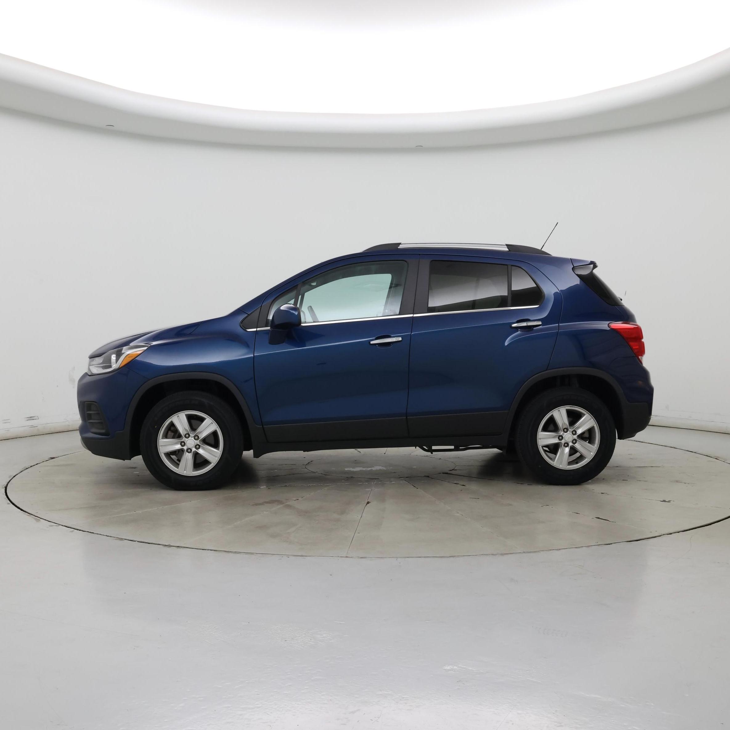 Thumbnail: 2020 Chevrolet Trax - 3