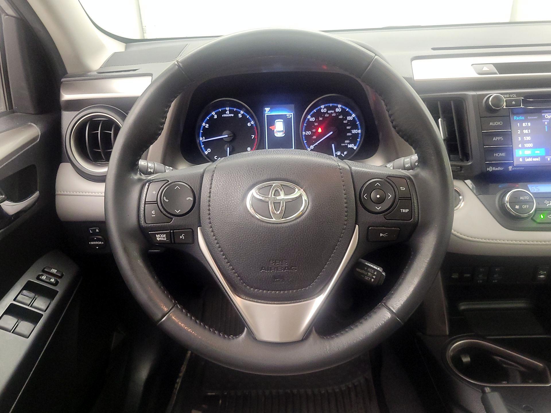 Thumbnail: 2018 Toyota RAV4 - 10