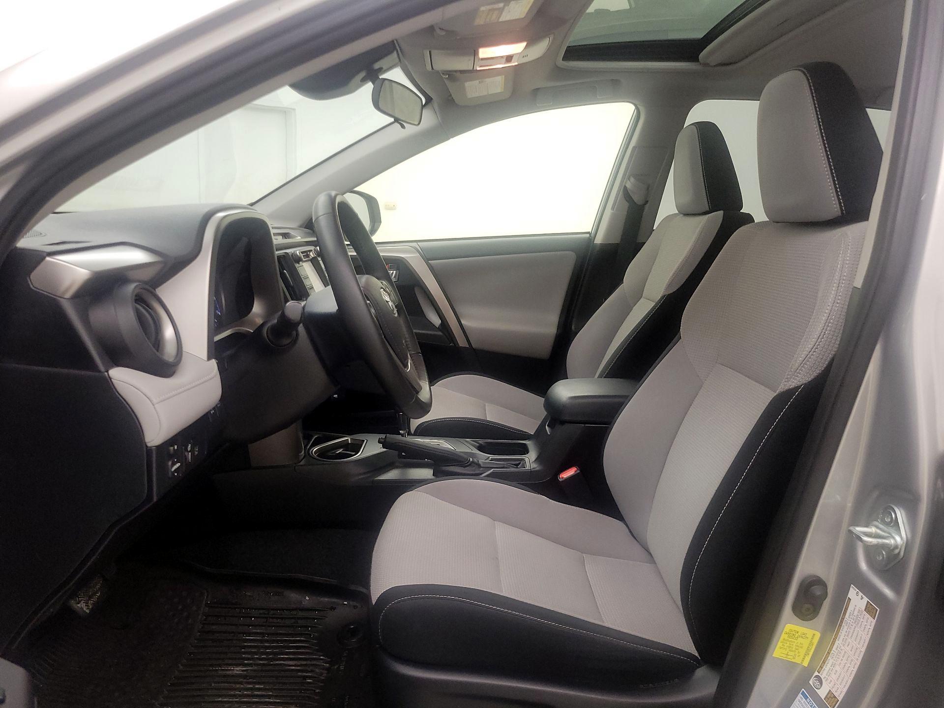 Thumbnail: 2018 Toyota RAV4 - 11