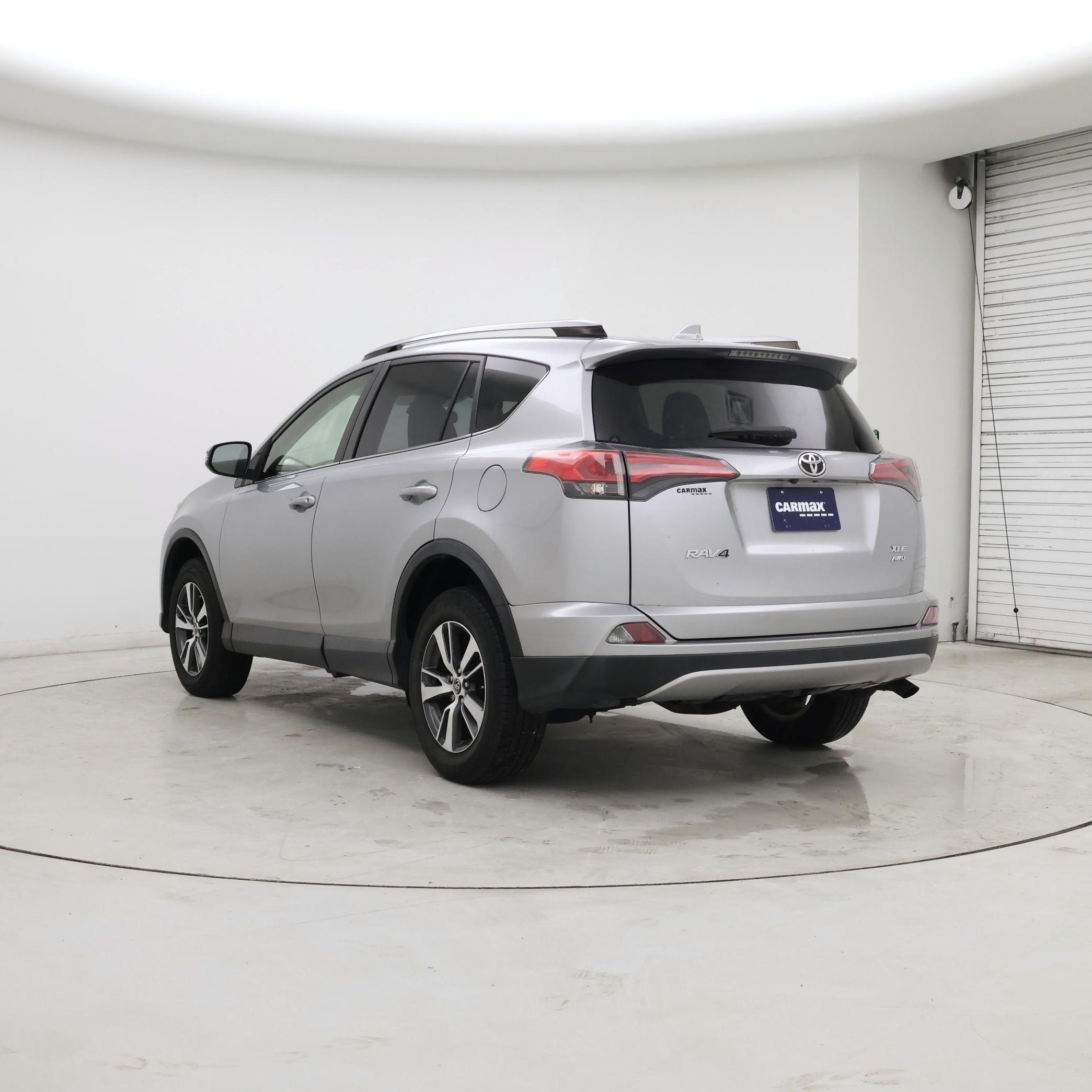Thumbnail: 2018 Toyota RAV4 - 2