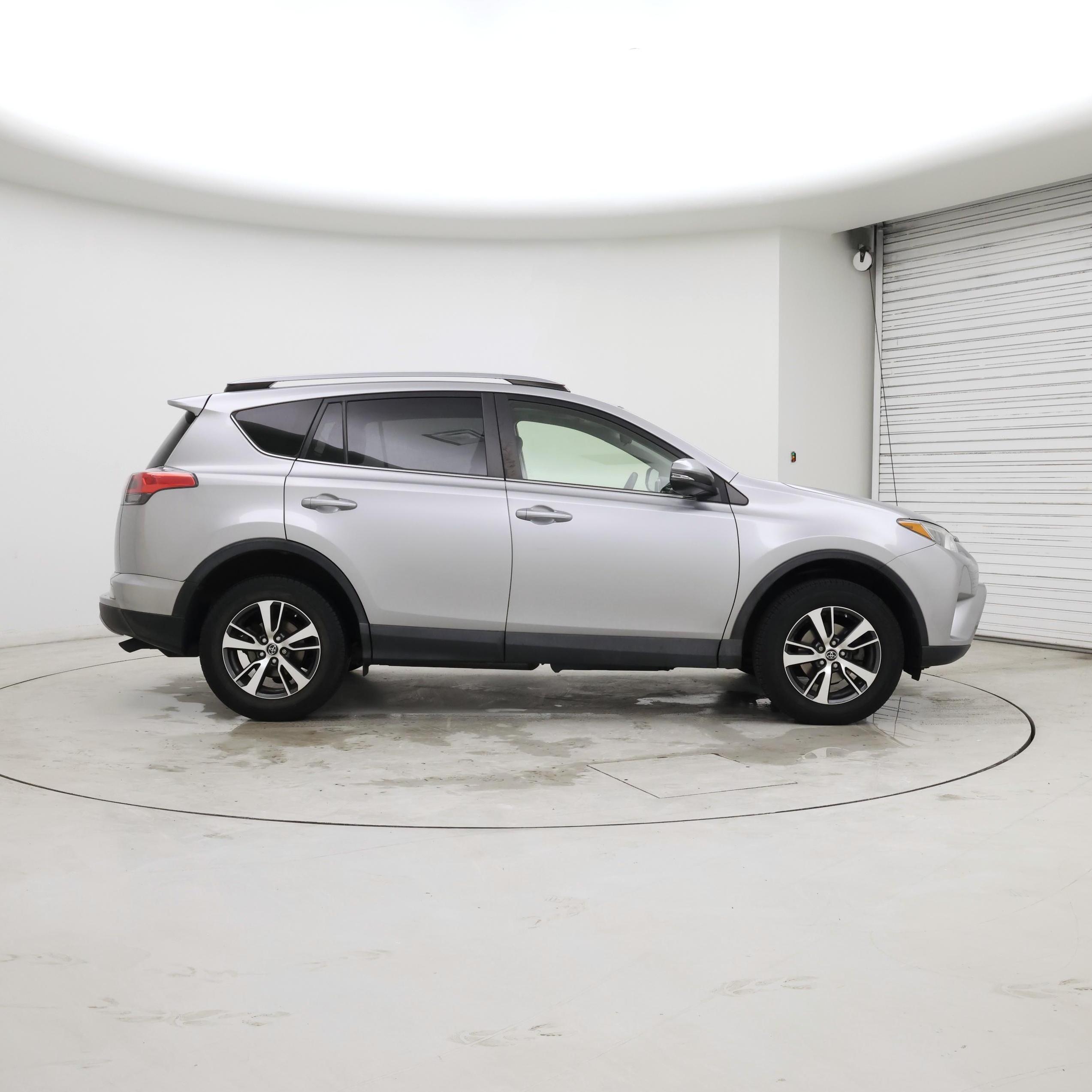 Thumbnail: 2018 Toyota RAV4 - 7
