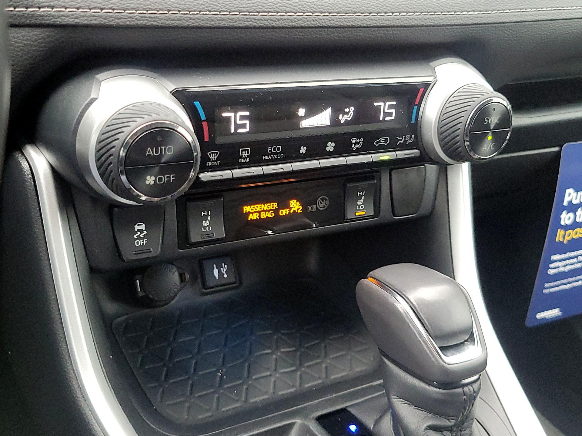 Thumbnail: 2019 Toyota RAV4 - 14