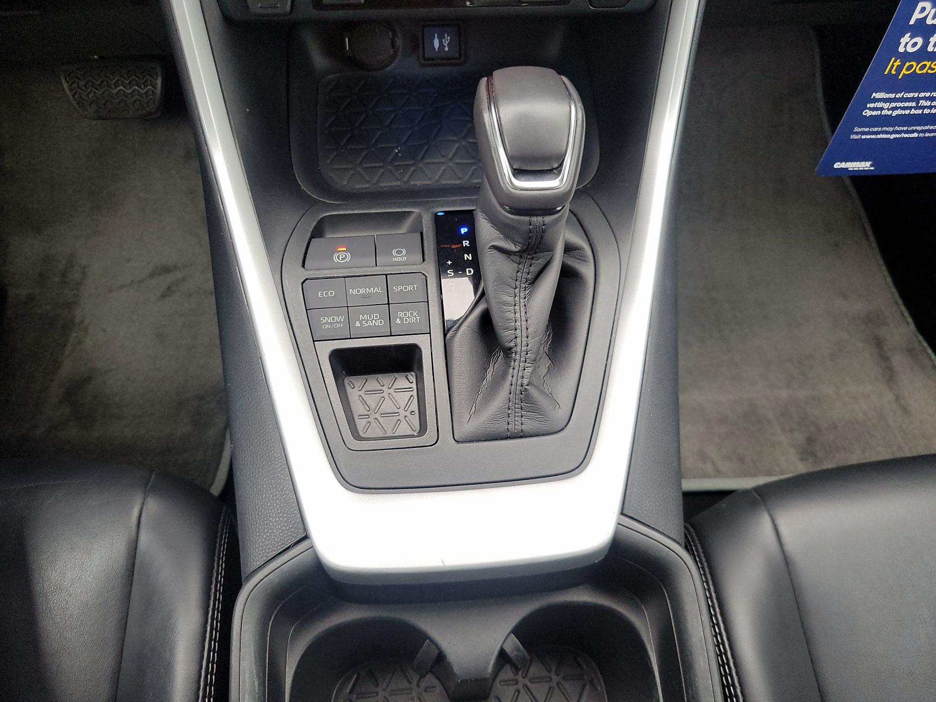 Thumbnail: 2019 Toyota RAV4 - 15