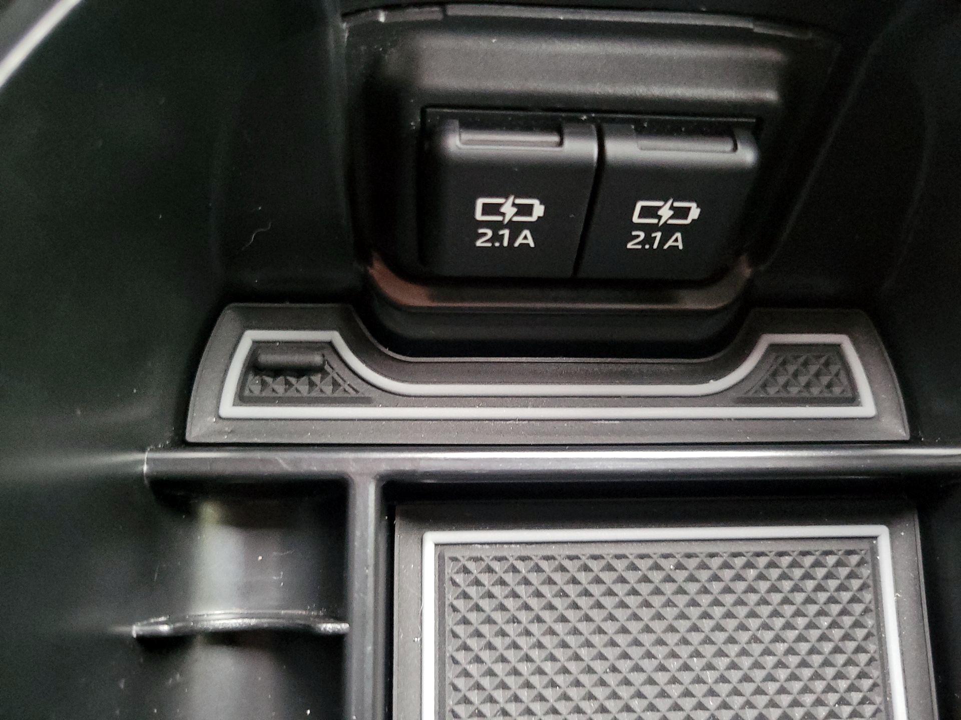 Thumbnail: 2019 Toyota RAV4 - 16