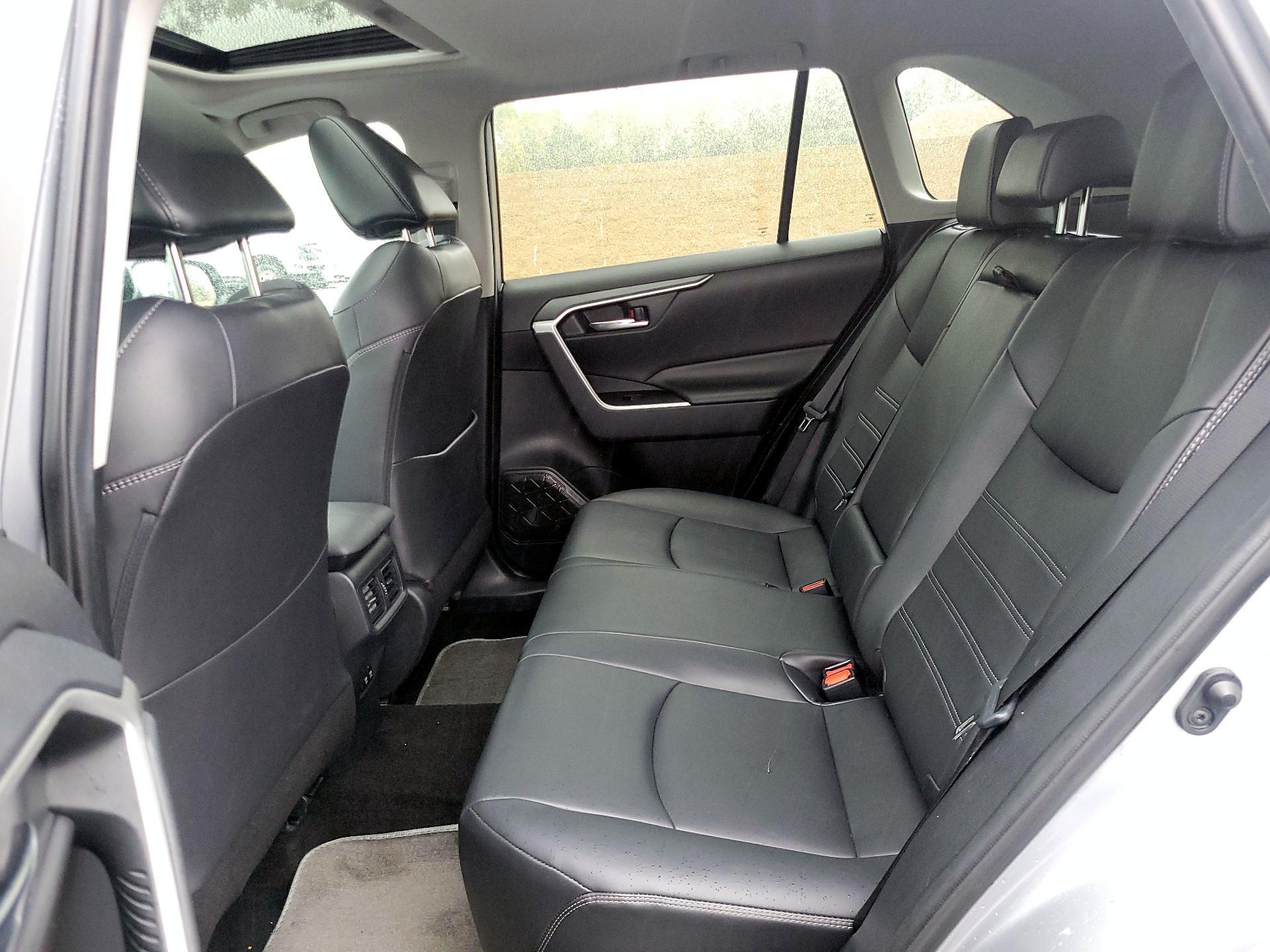 Thumbnail: 2019 Toyota RAV4 - 18