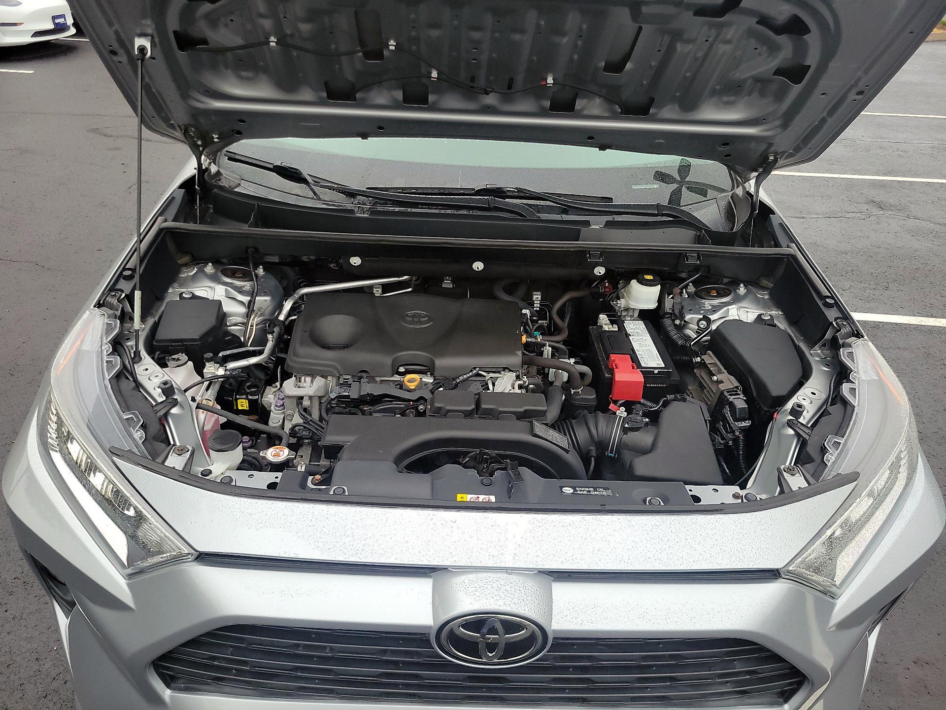 Thumbnail: 2019 Toyota RAV4 - 20