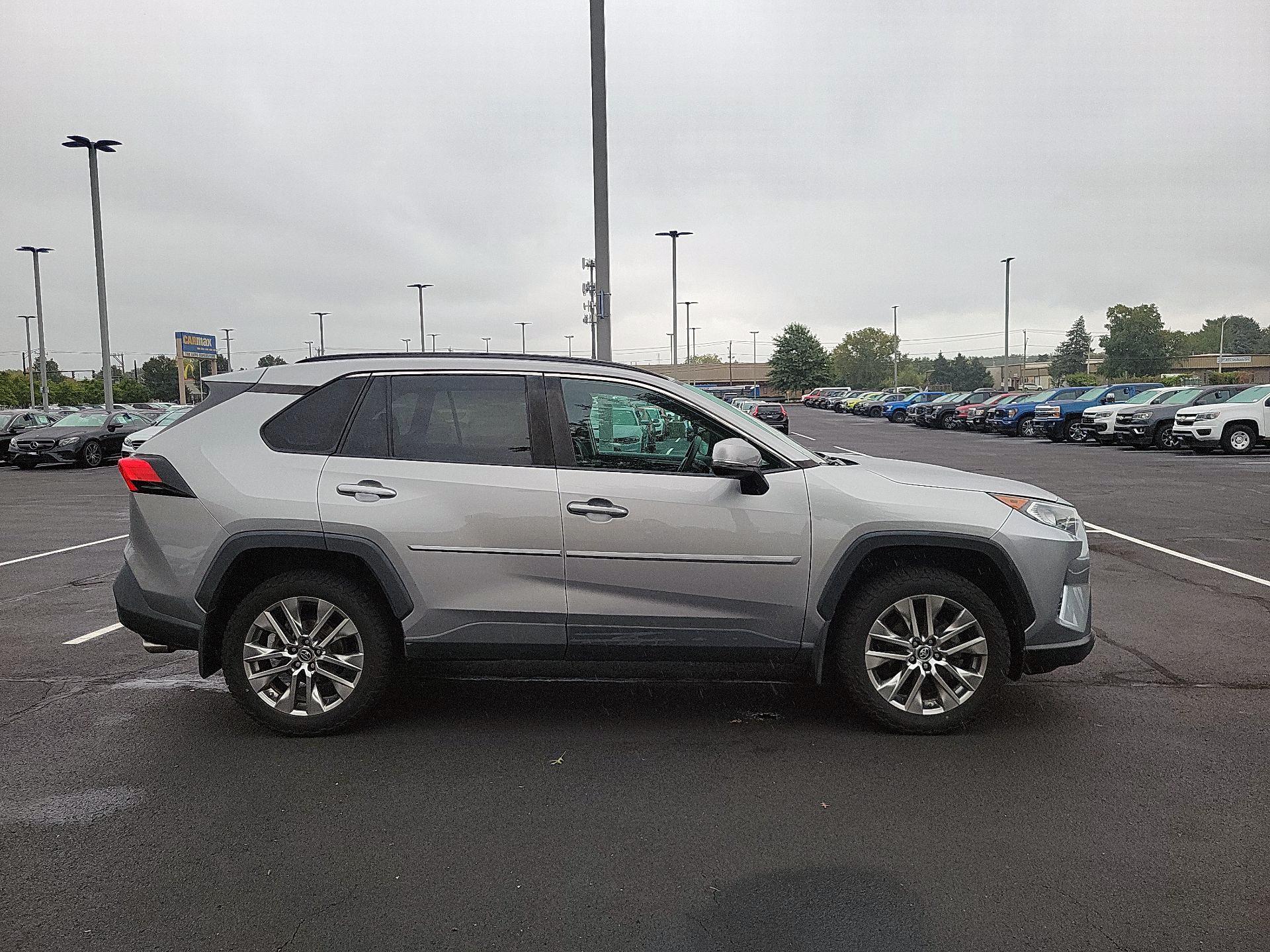 Thumbnail: 2019 Toyota RAV4 - 4