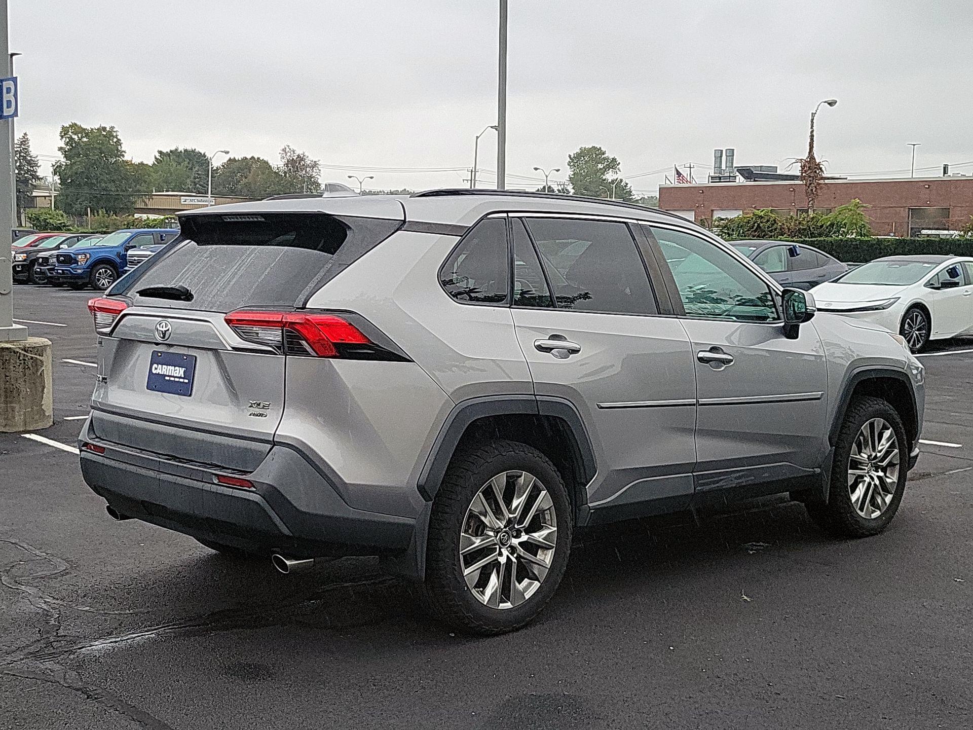 Thumbnail: 2019 Toyota RAV4 - 5