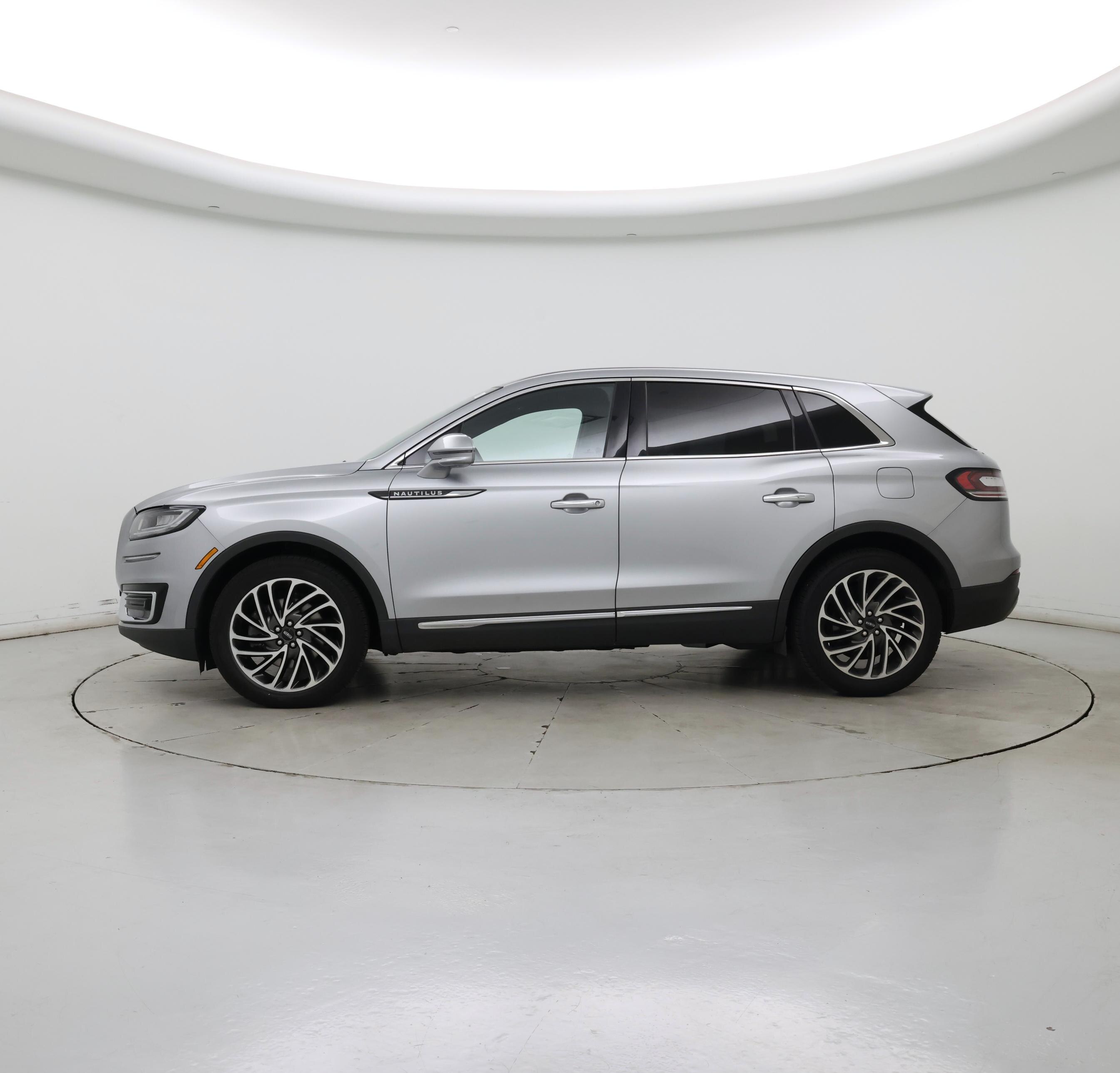 Thumbnail: 2020 Lincoln Nautilus - 3
