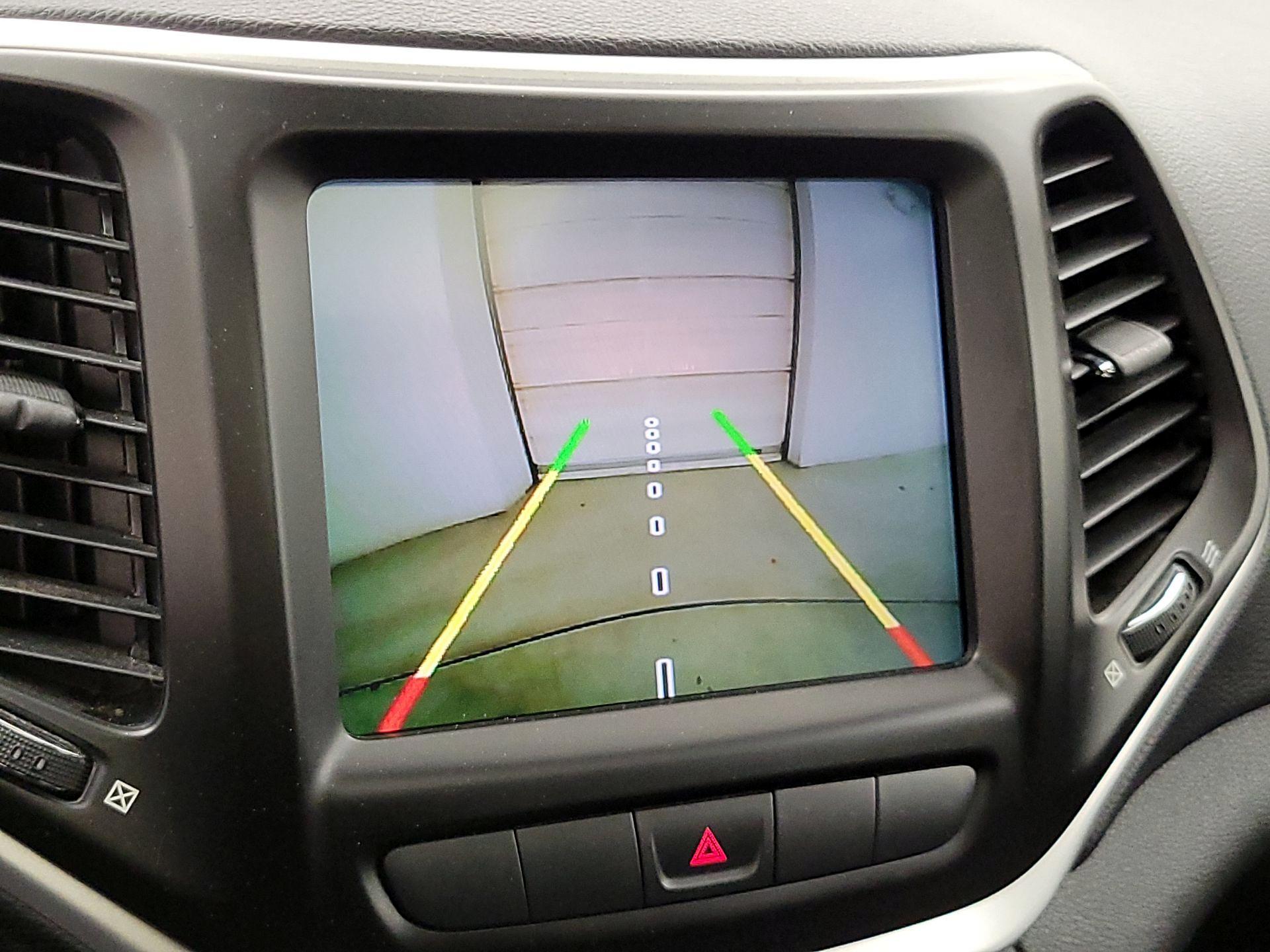 Thumbnail: 2014 Jeep Cherokee - 15