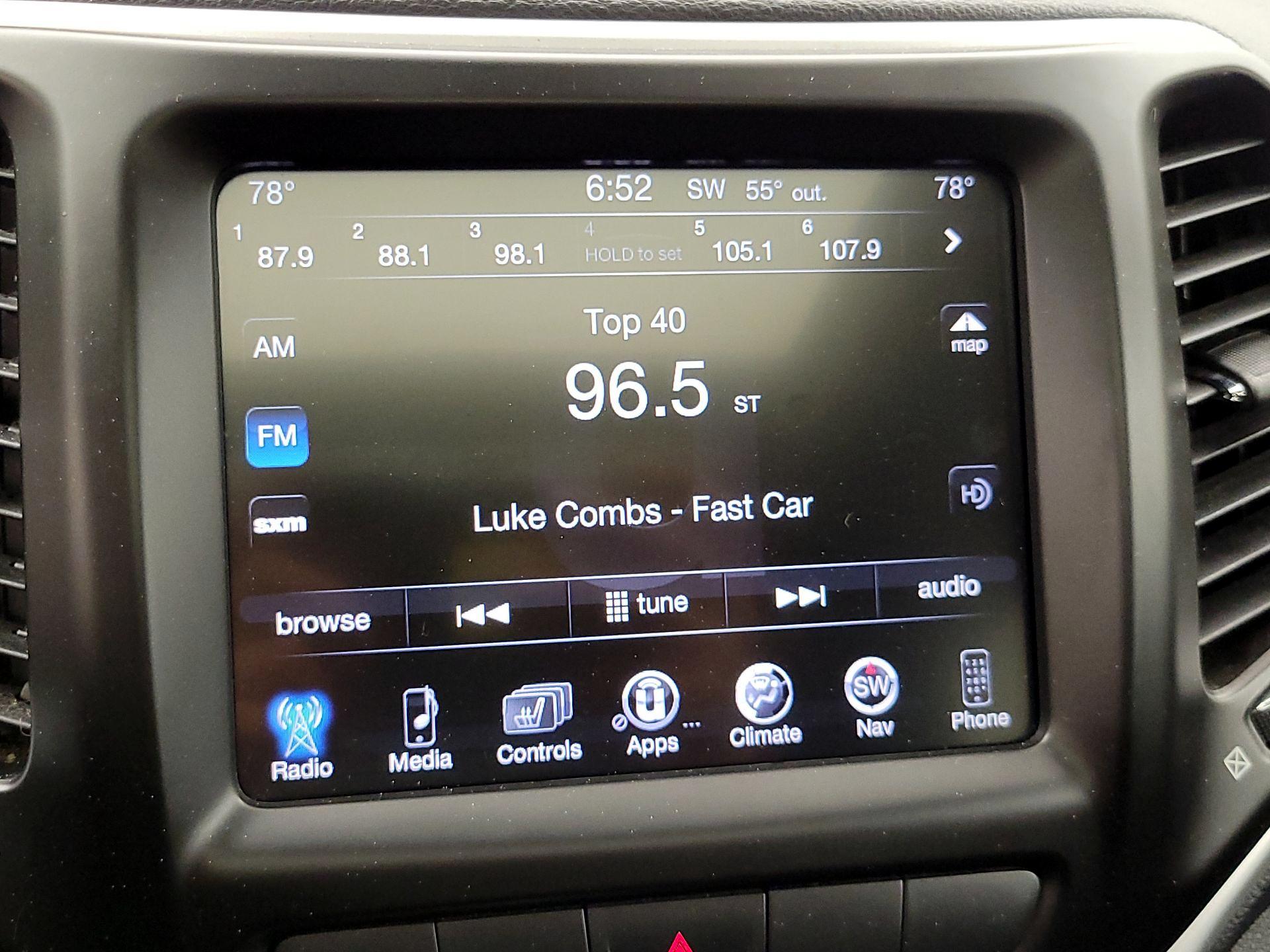 Thumbnail: 2014 Jeep Cherokee - 16