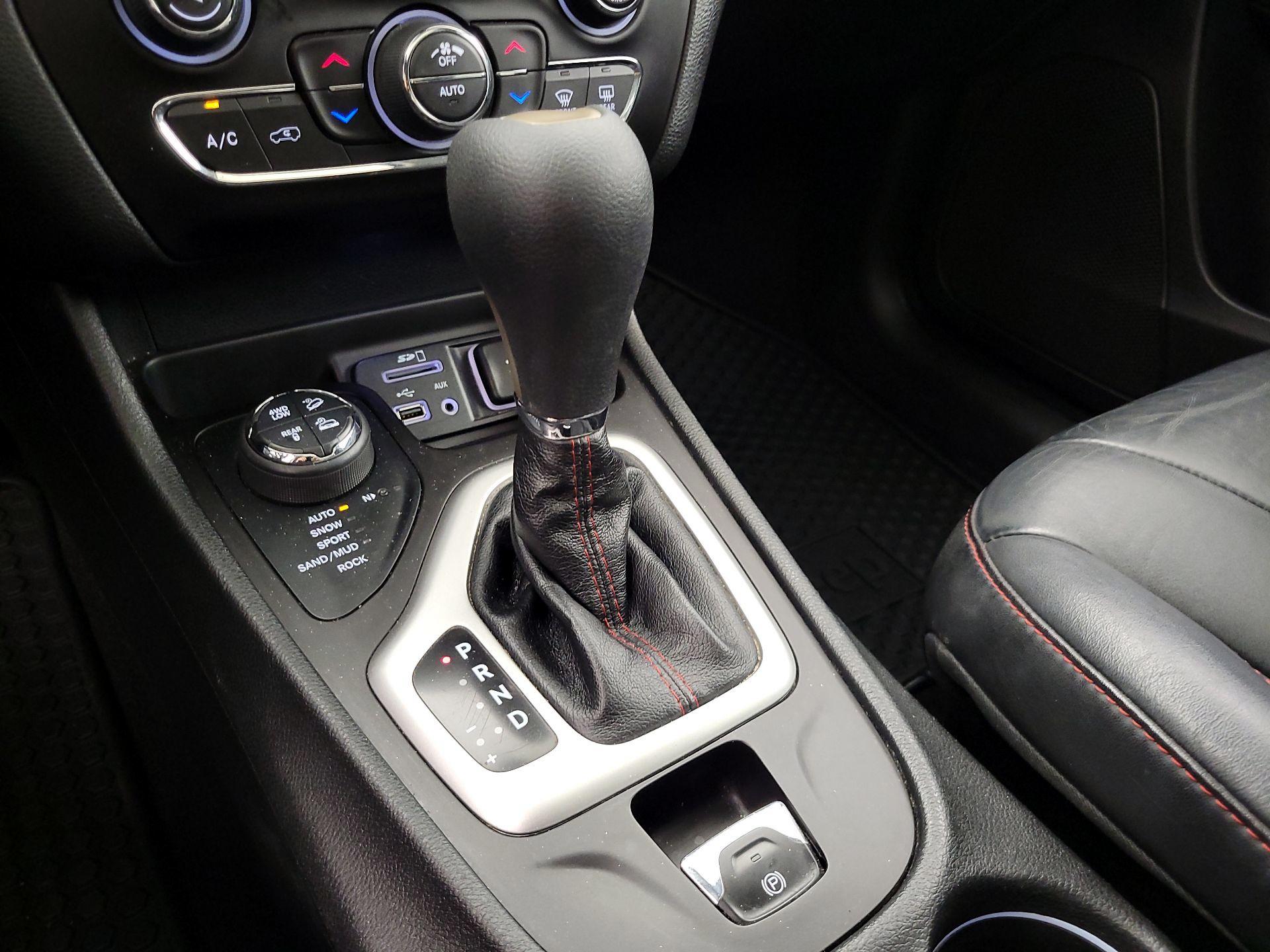 Thumbnail: 2014 Jeep Cherokee - 18