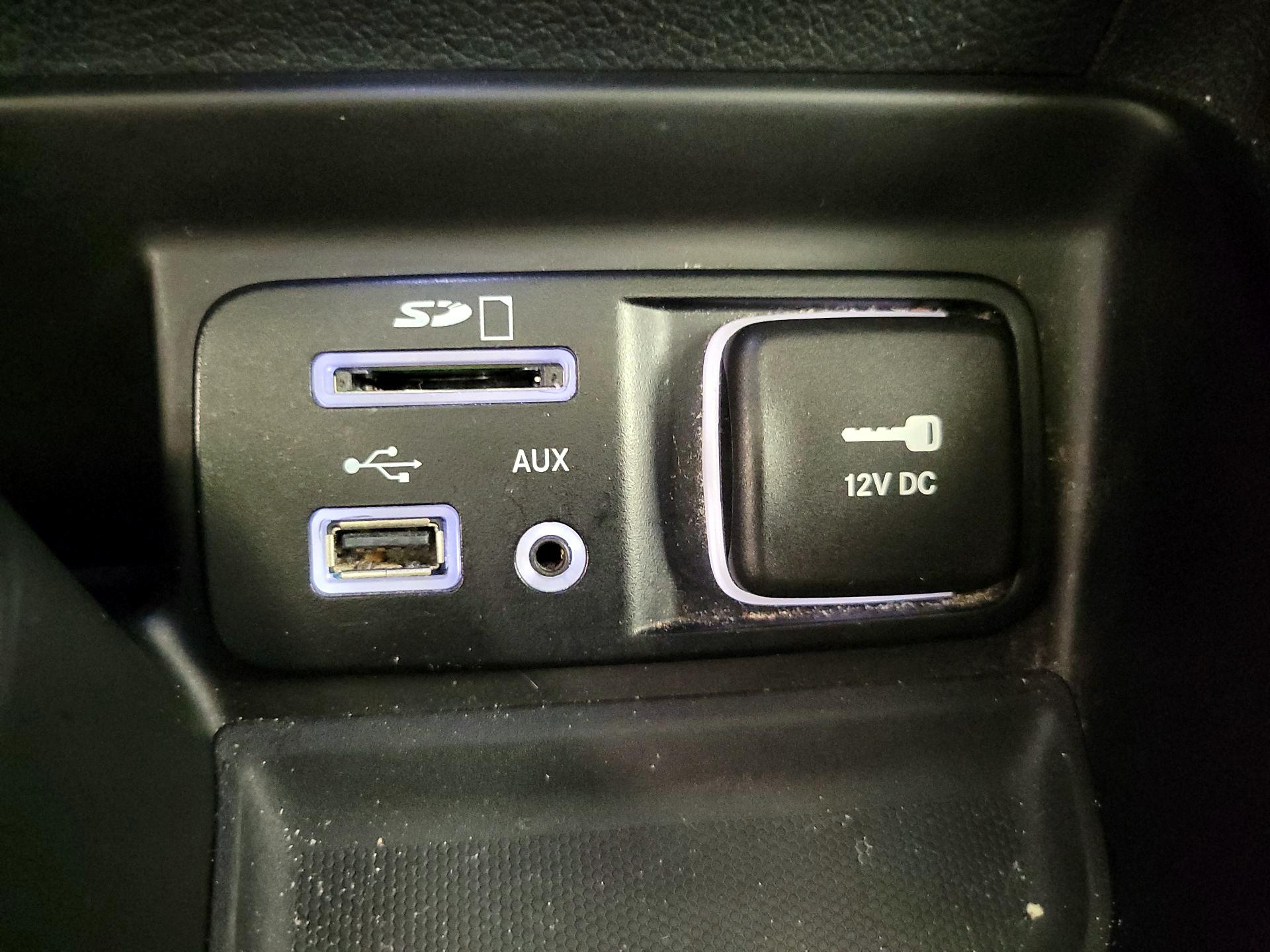 Thumbnail: 2014 Jeep Cherokee - 19