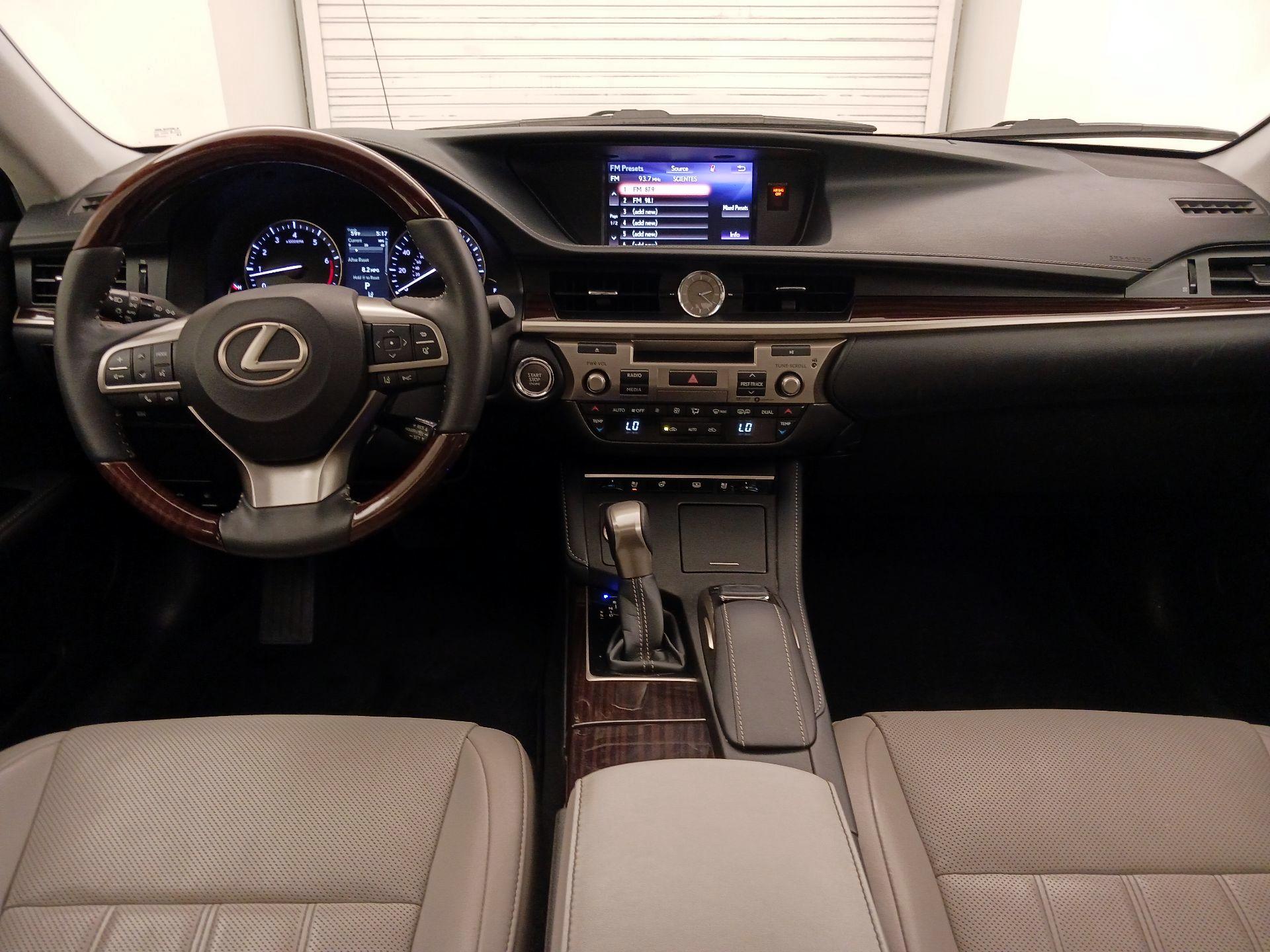 Thumbnail: 2017 Lexus ES - 9