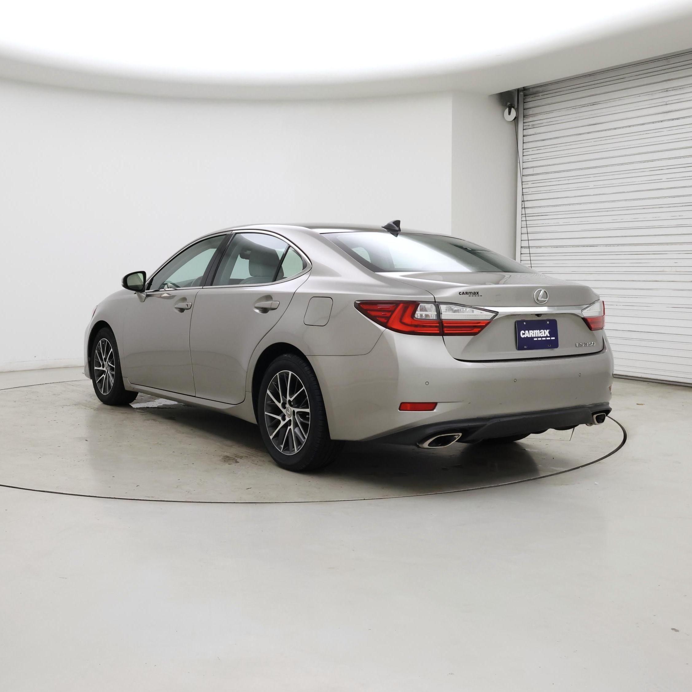 Thumbnail: 2017 Lexus ES - 2