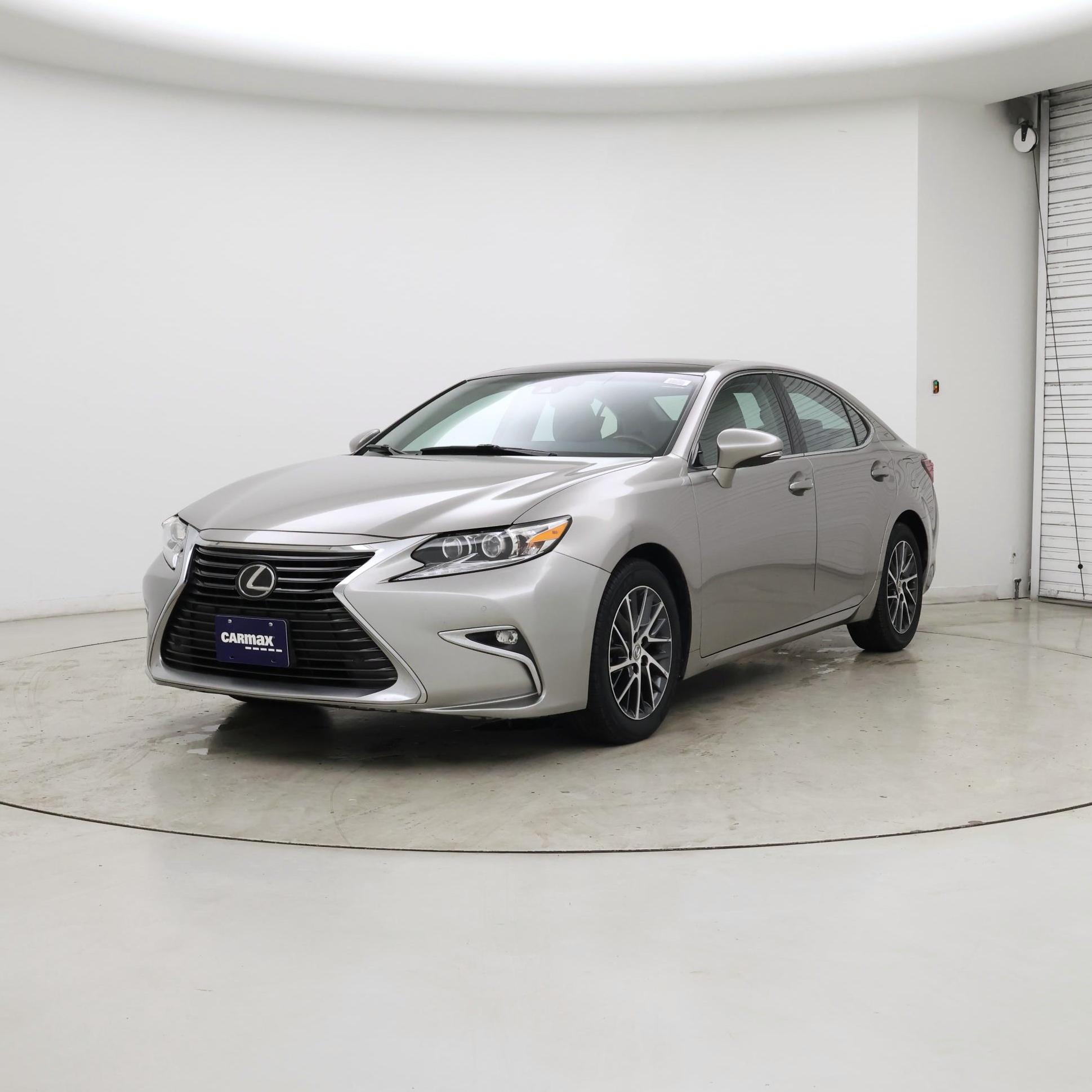 Thumbnail: 2017 Lexus ES - 4