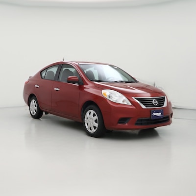Red 2014 Nissan Versa SV