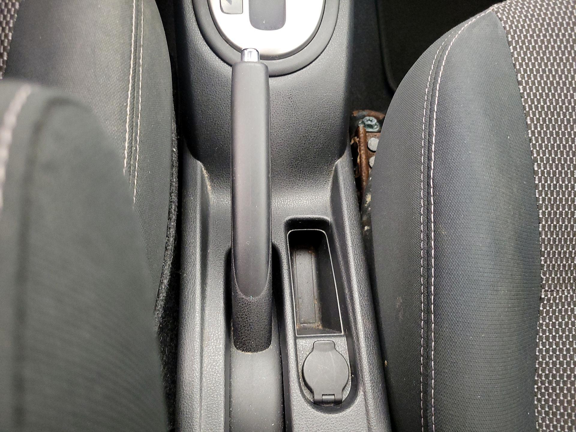 Thumbnail: 2014 Nissan Versa - 17